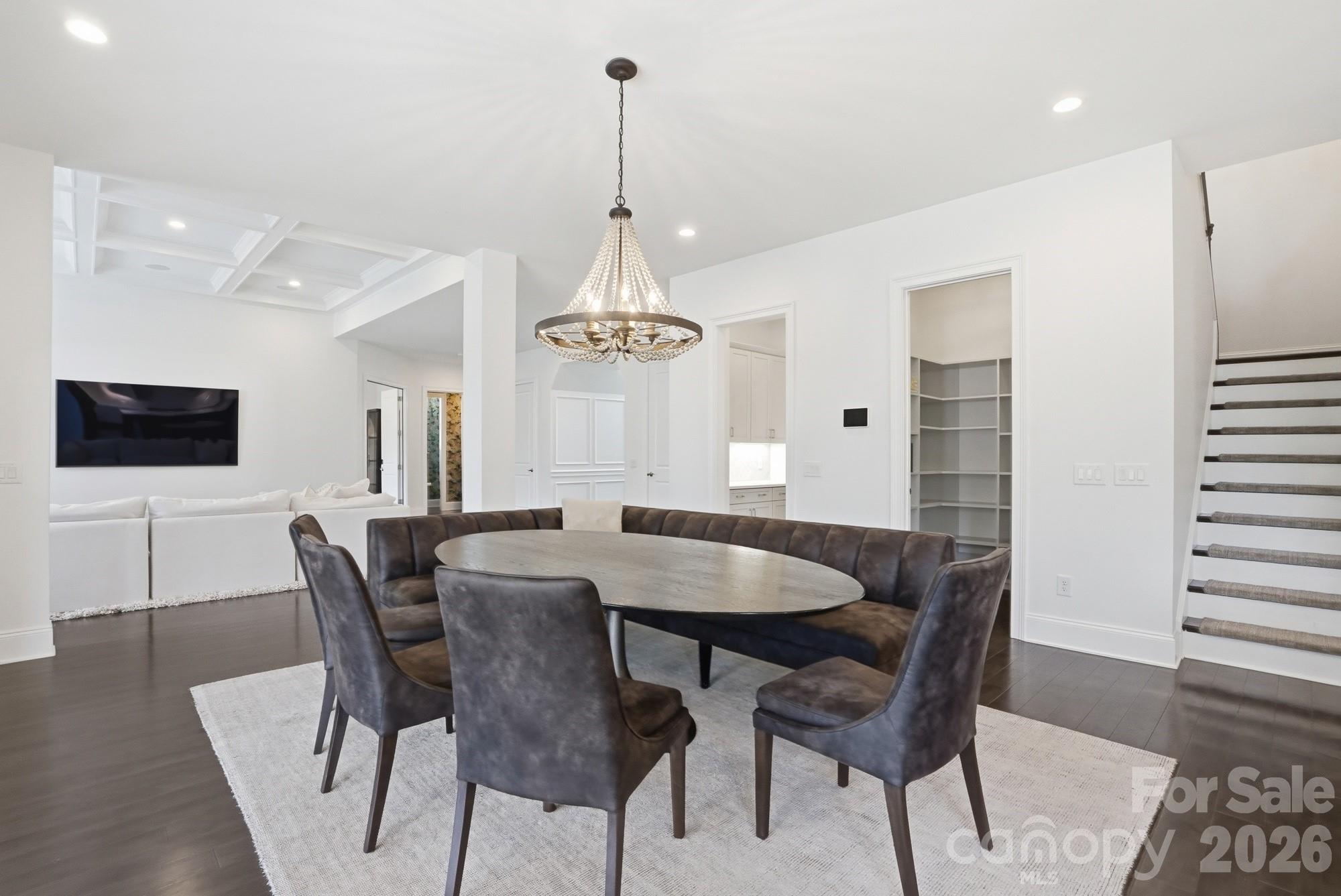 411 Turtleback Ridge — Weddington