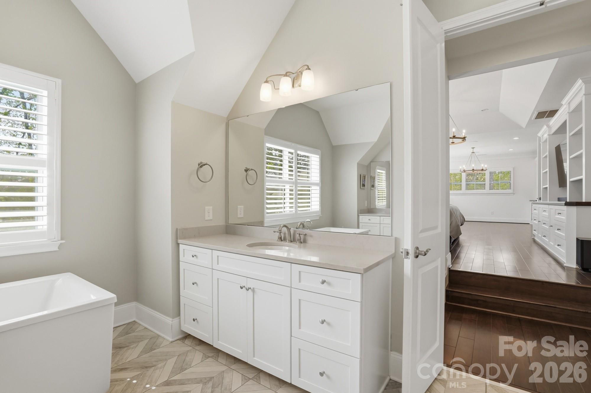 411 Turtleback Ridge — Weddington