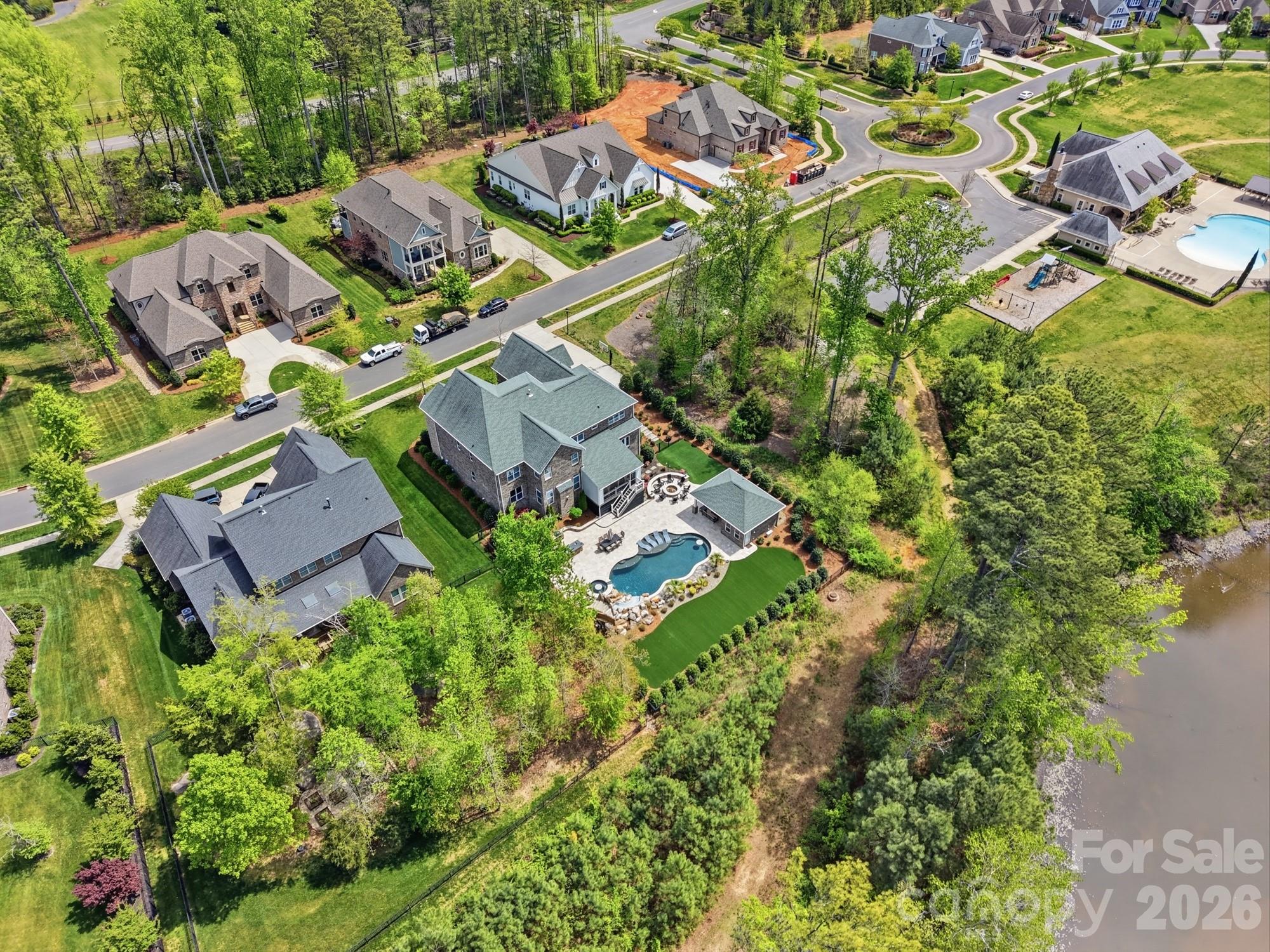 411 Turtleback Ridge — Weddington