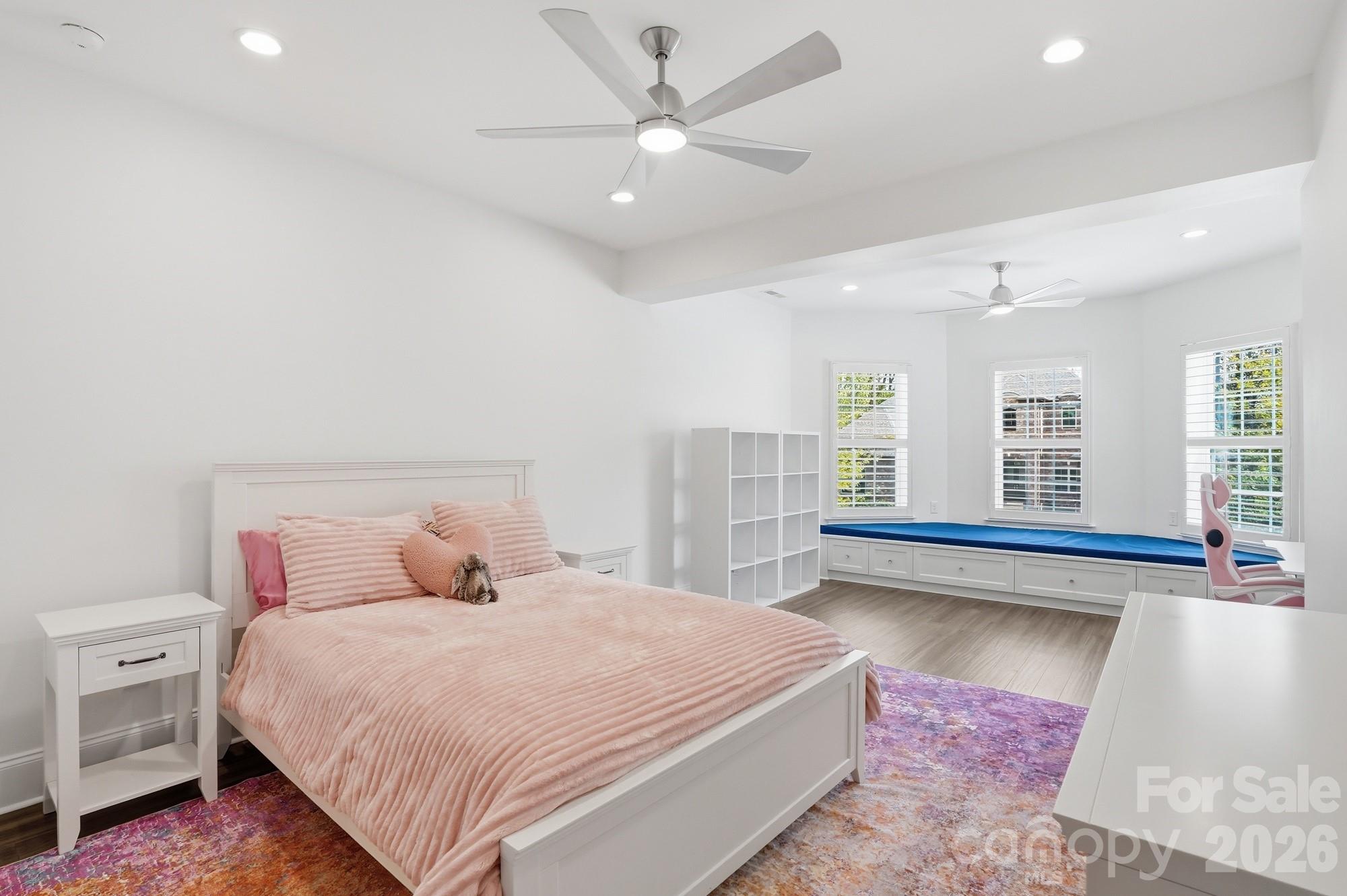 411 Turtleback Ridge — Weddington