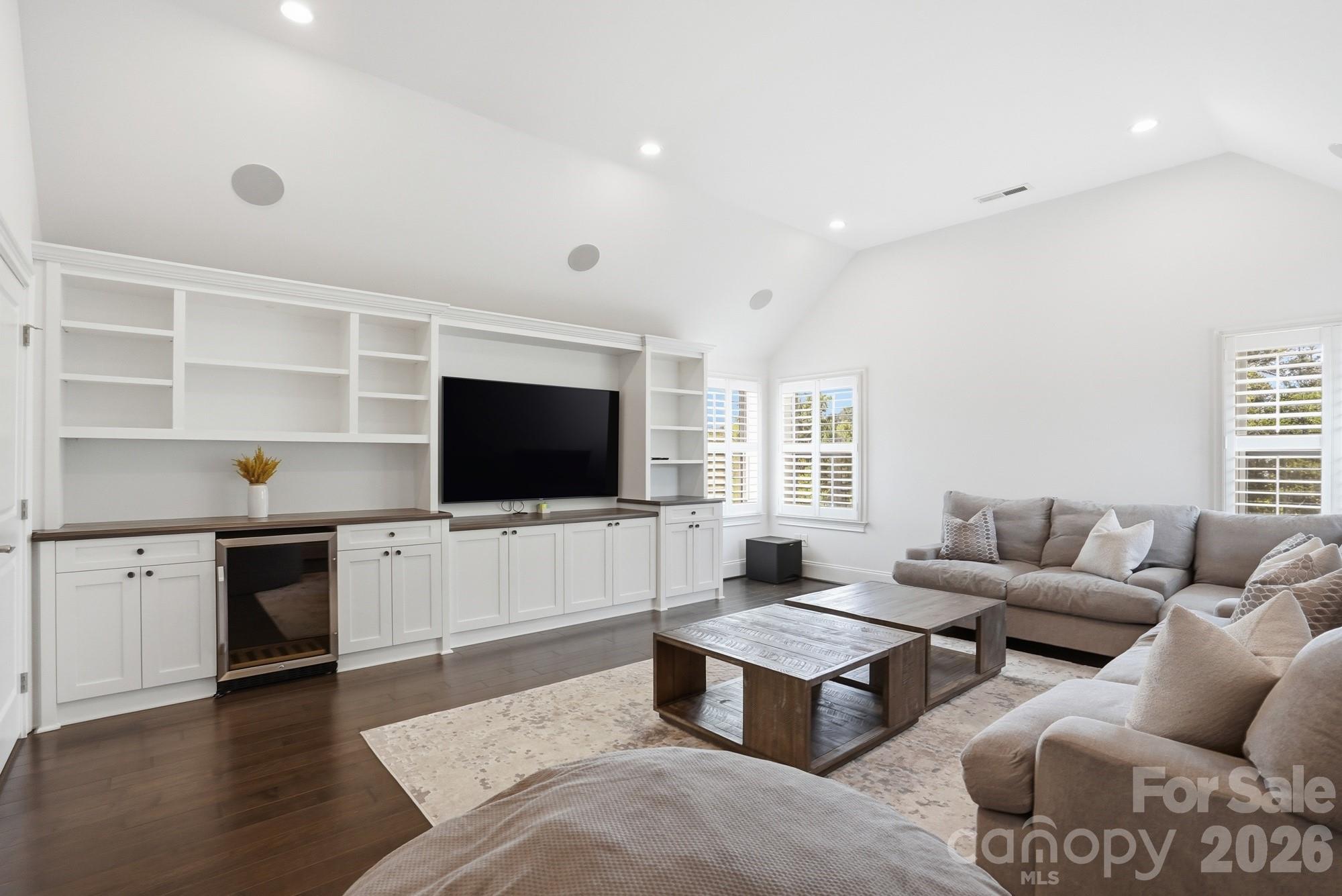 411 Turtleback Ridge — Weddington