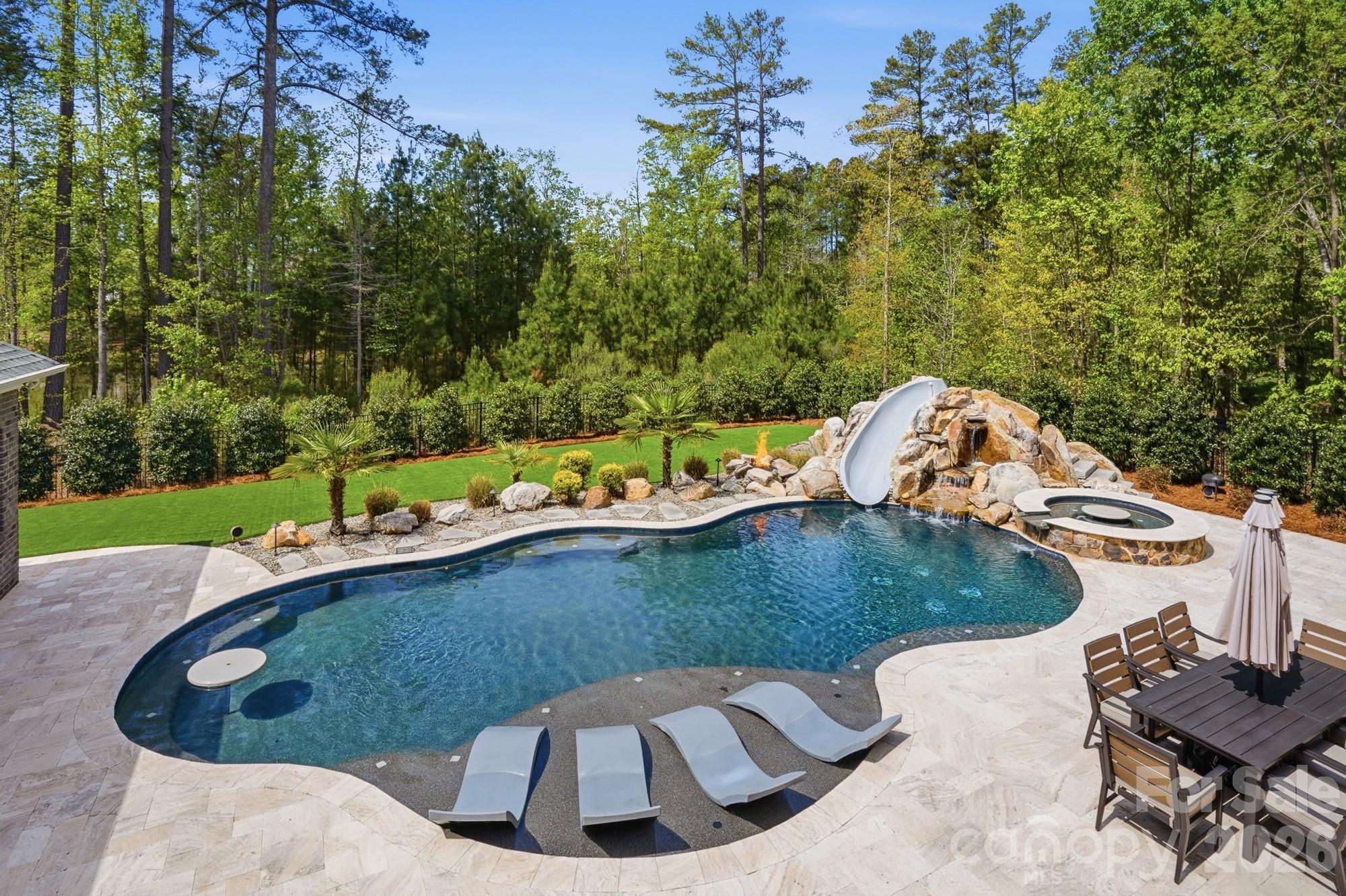 411 Turtleback Ridge — Weddington