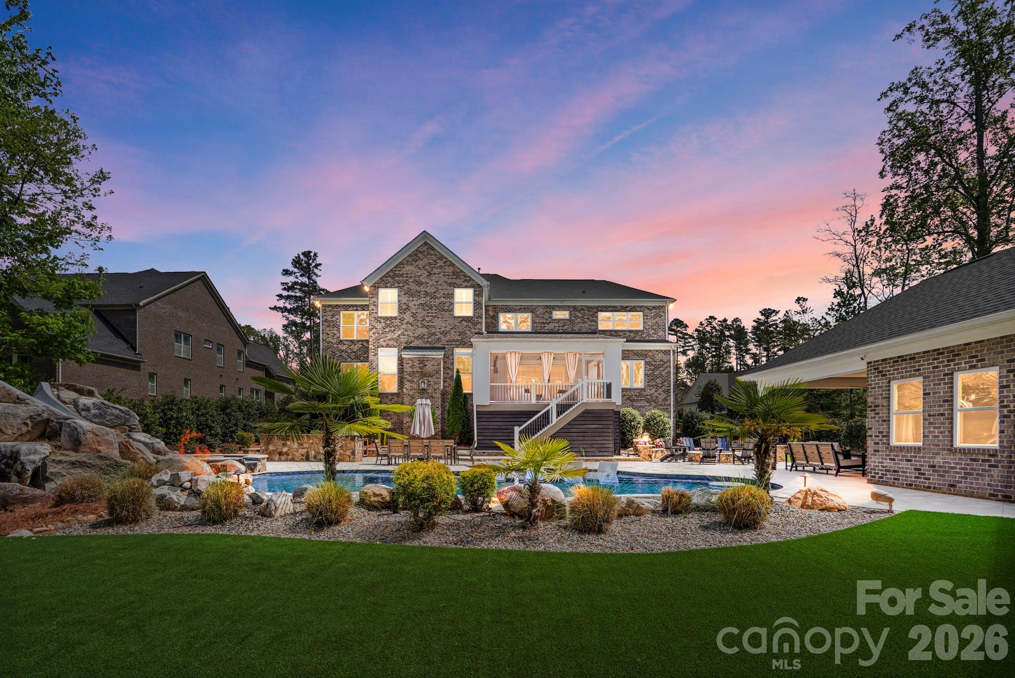 411 Turtleback Ridge — Weddington