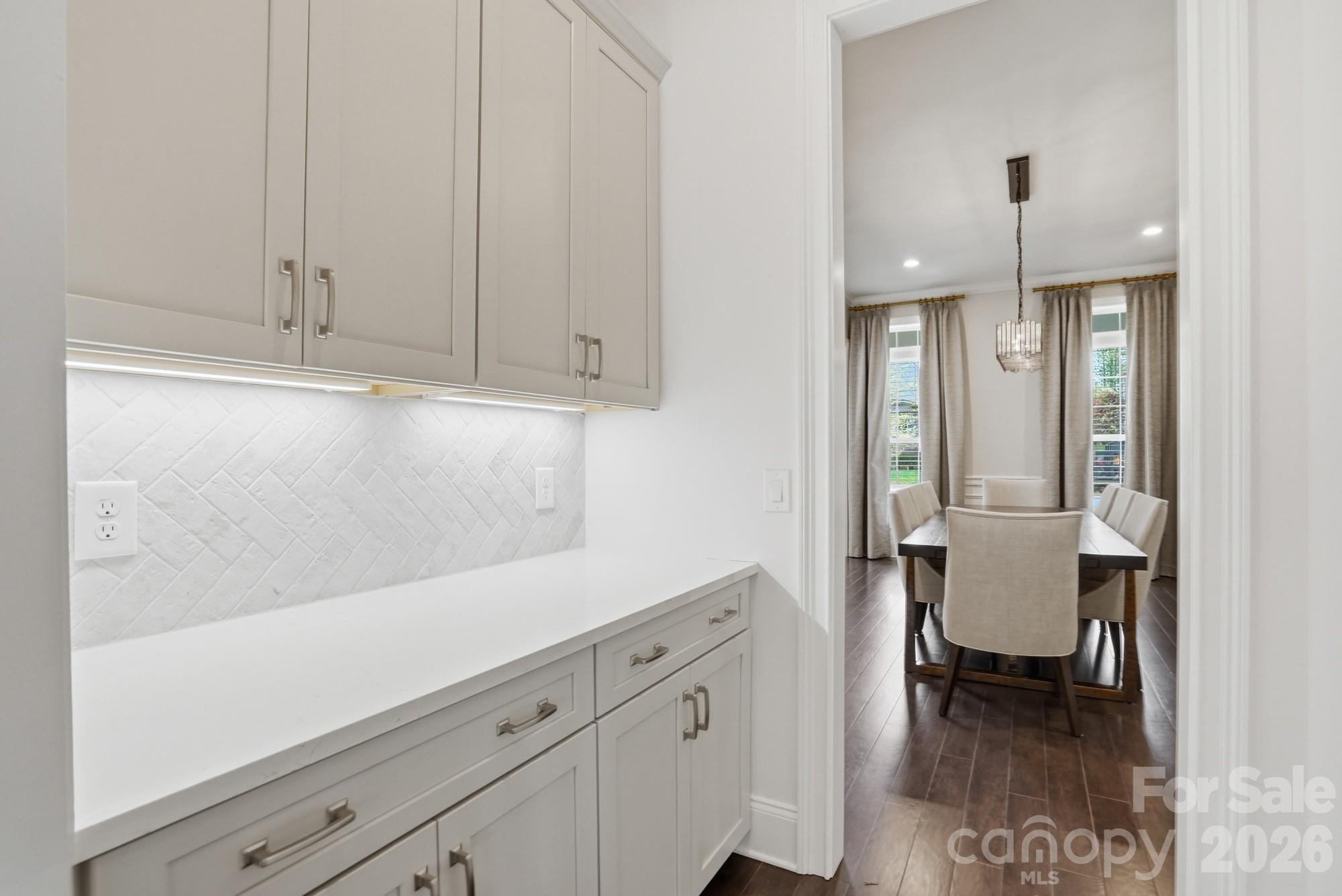 411 Turtleback Ridge — Weddington