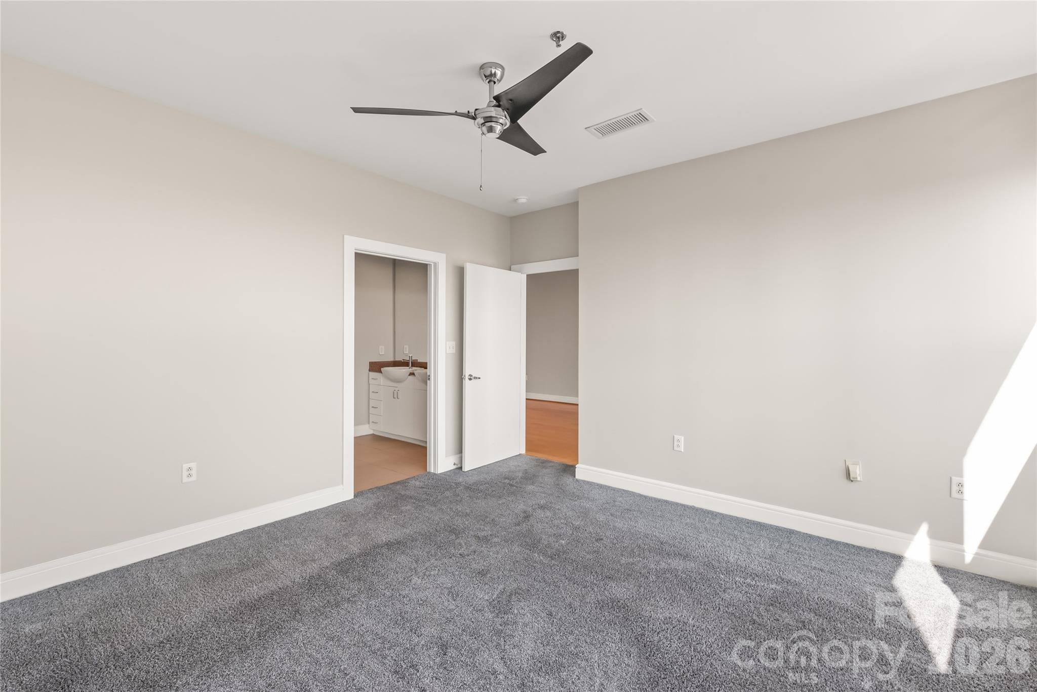 333 W Trade Street #2502 — Charlotte