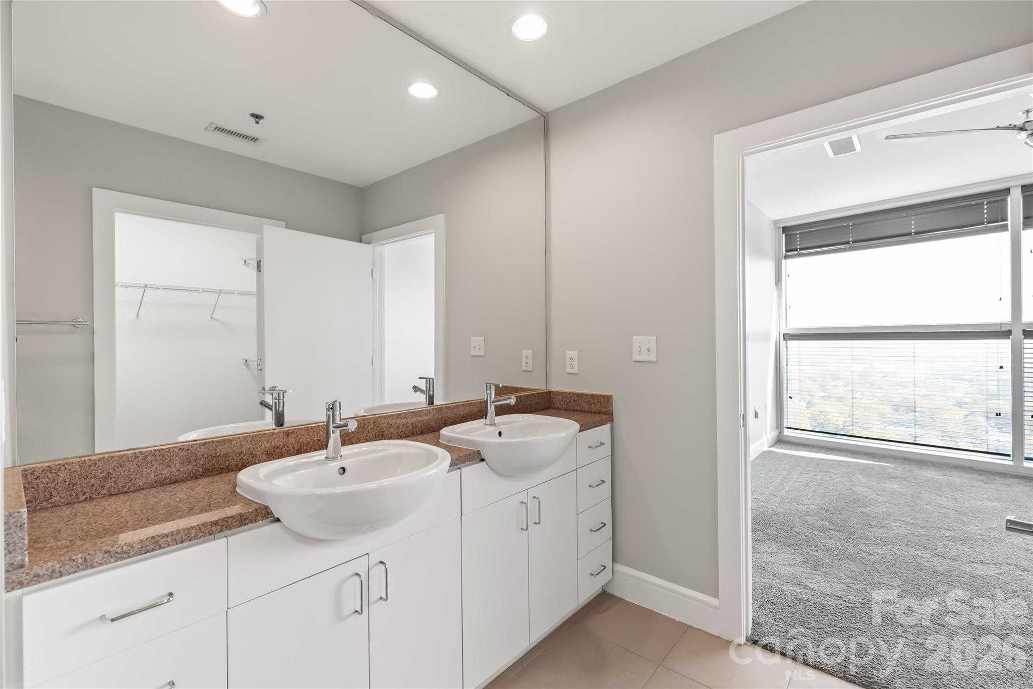 333 W Trade Street #2502 — Charlotte