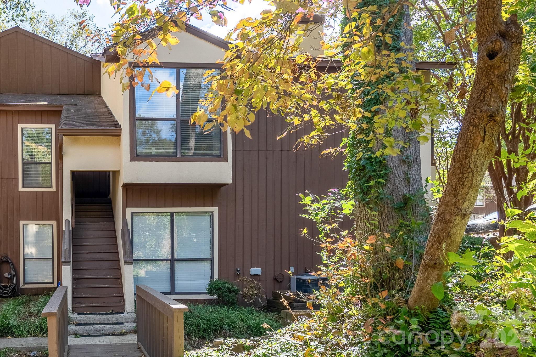 7309 Winery Lane — Charlotte