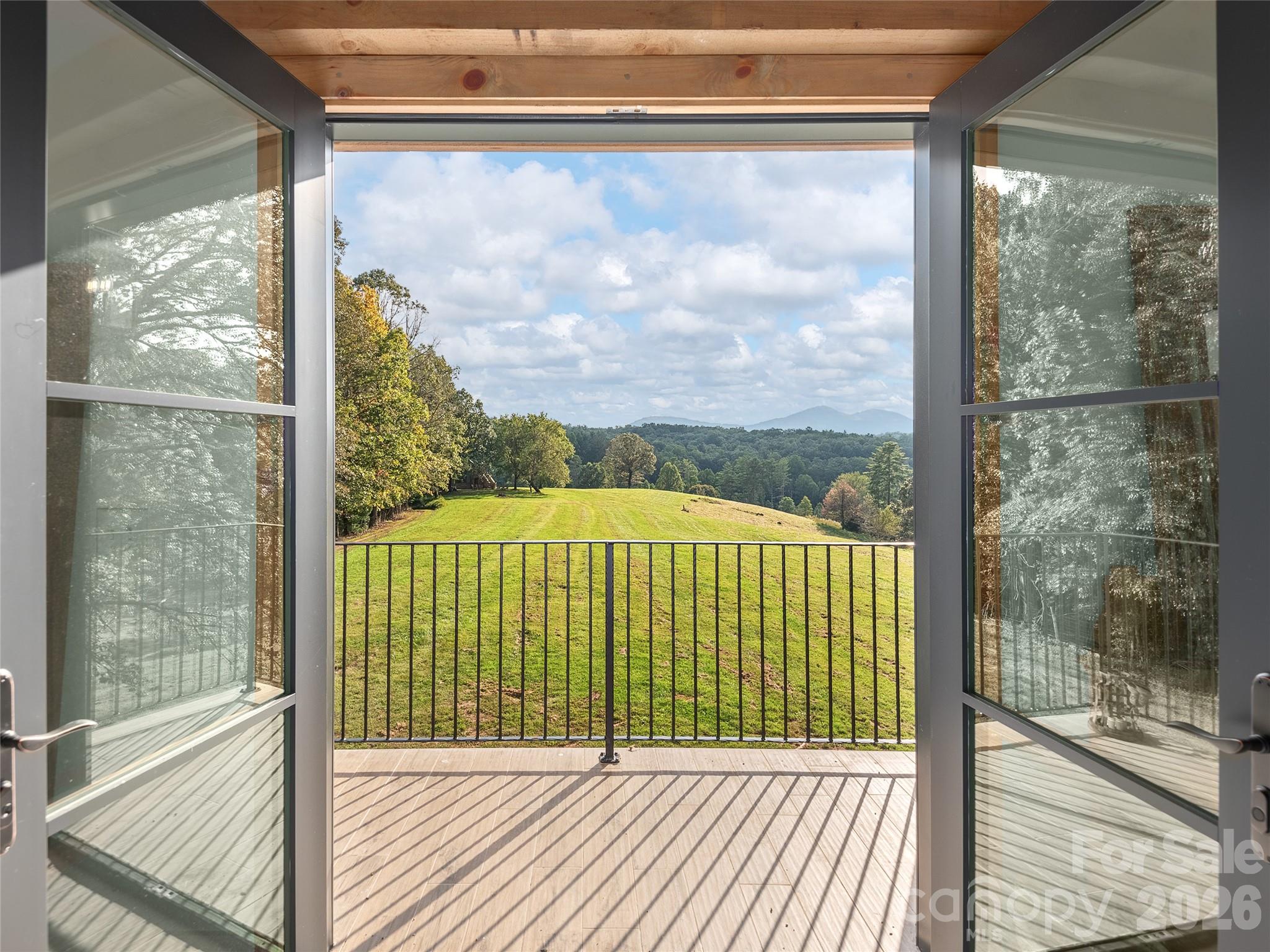 4546 Pine Log Road — Brasstown