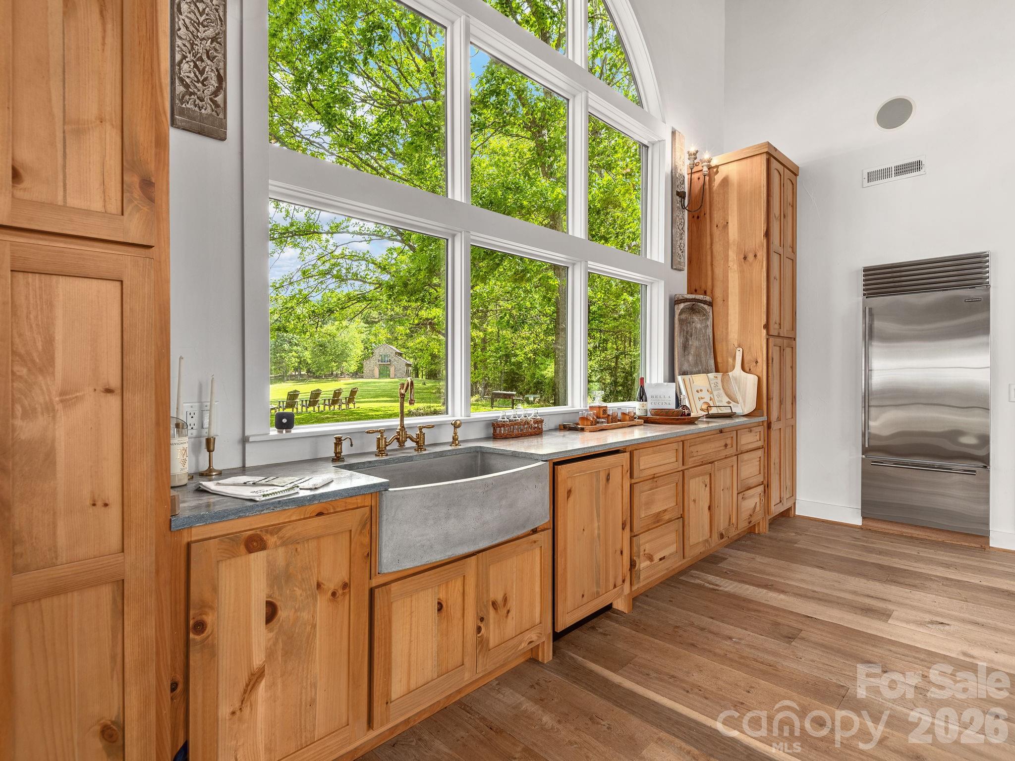 4546 Pine Log Road — Brasstown