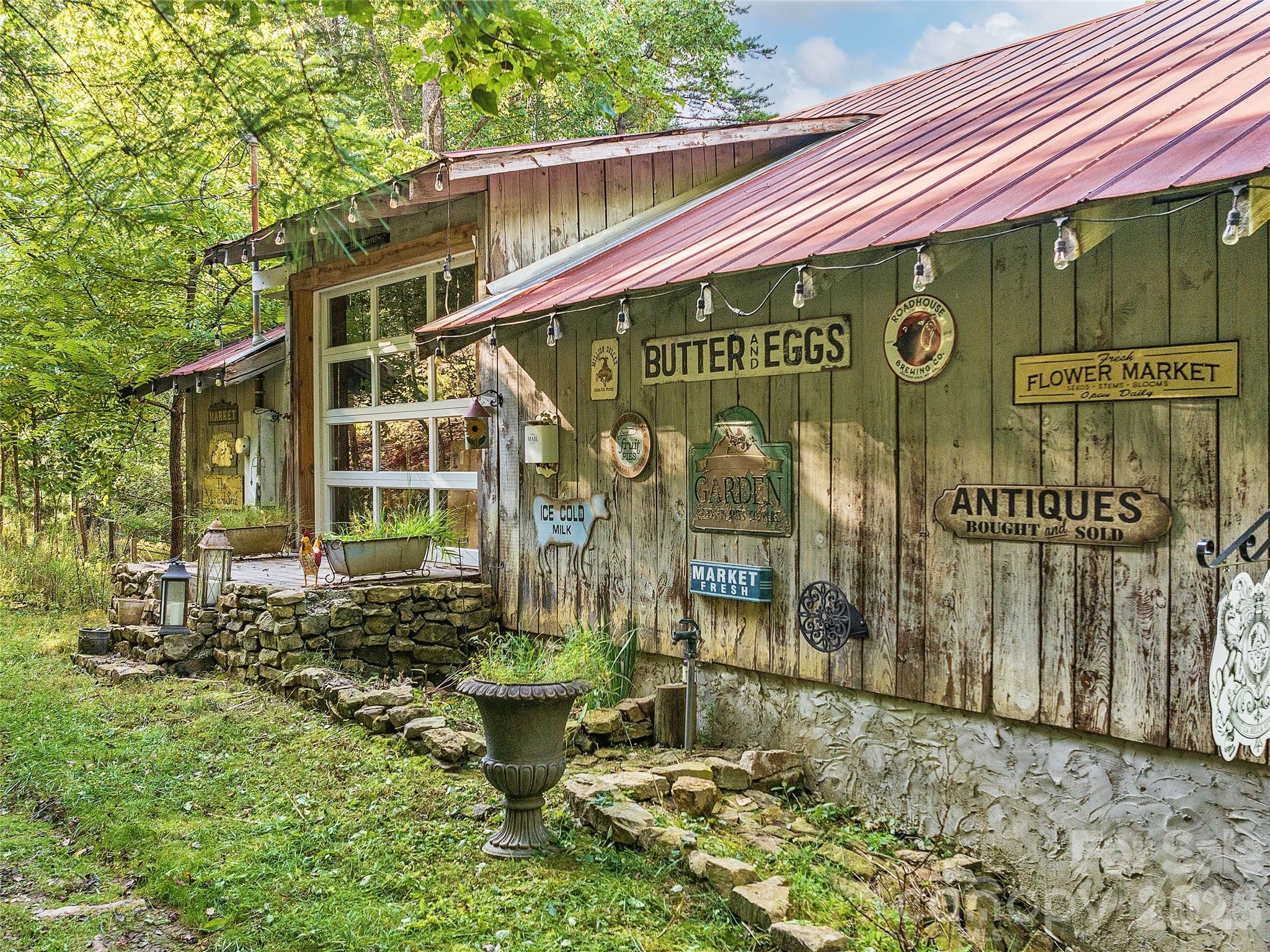 4546 Pine Log Road — Brasstown