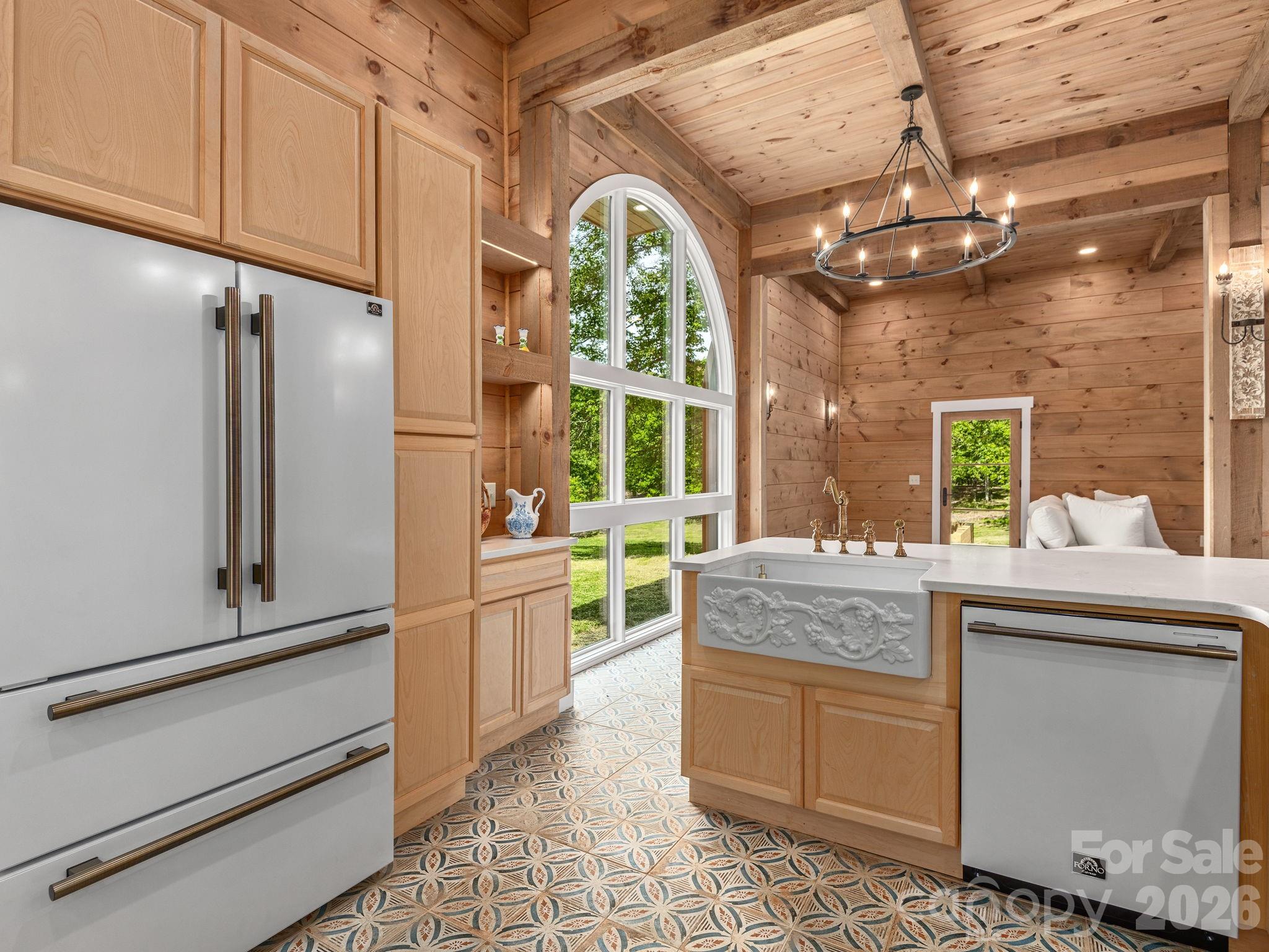 4546 Pine Log Road — Brasstown