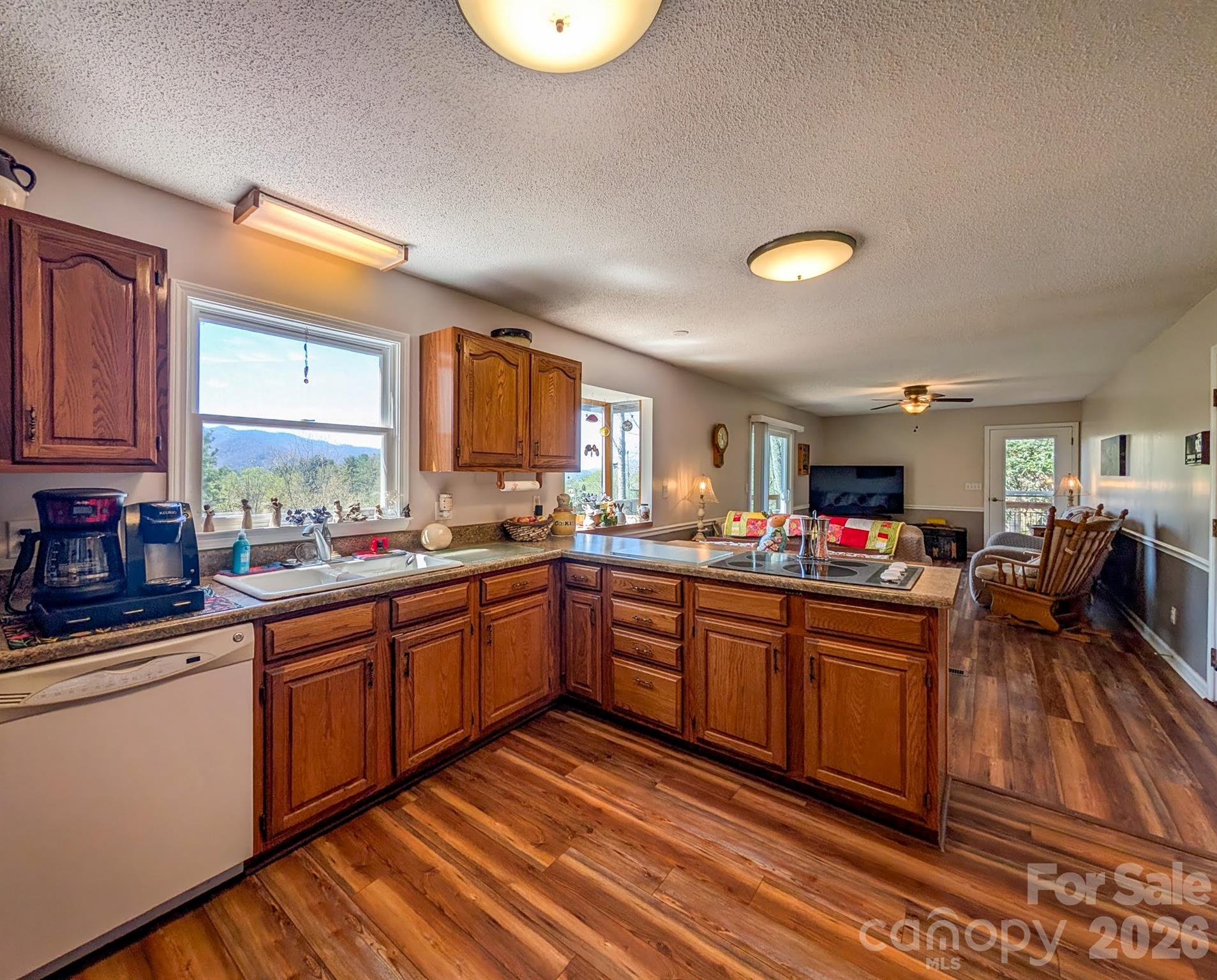 254 Shepard Way — Burnsville