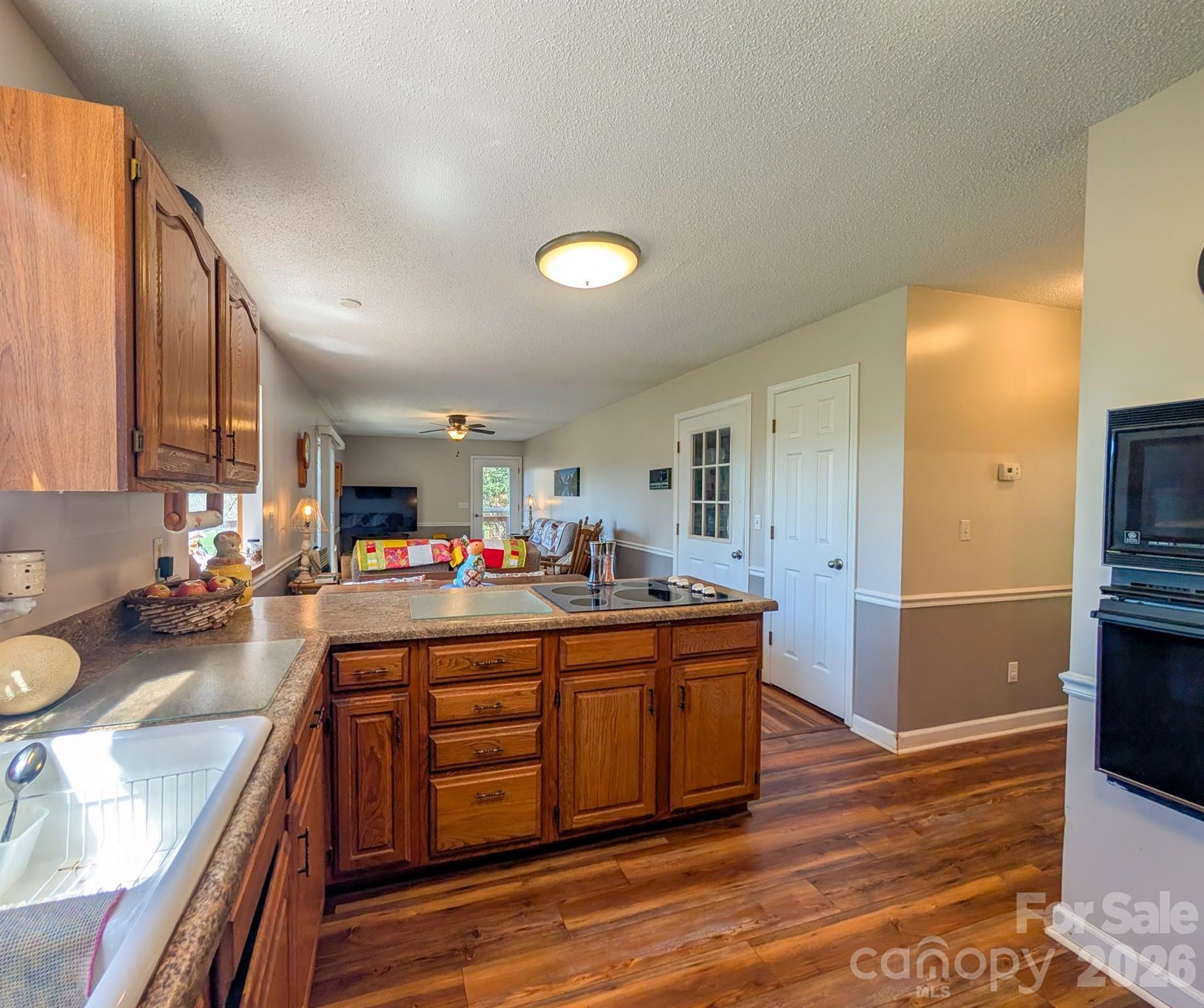 254 Shepard Way — Burnsville