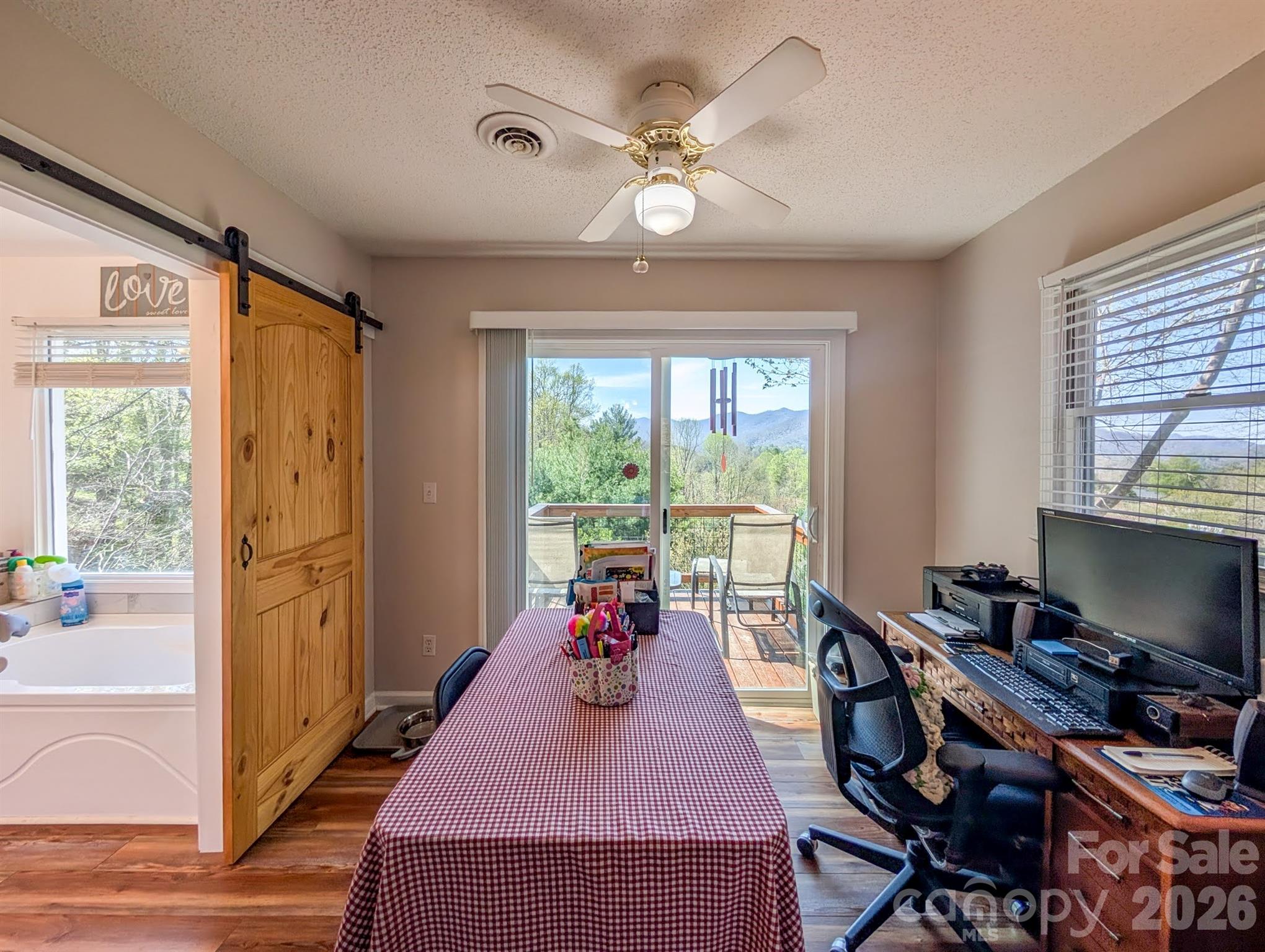254 Shepard Way — Burnsville