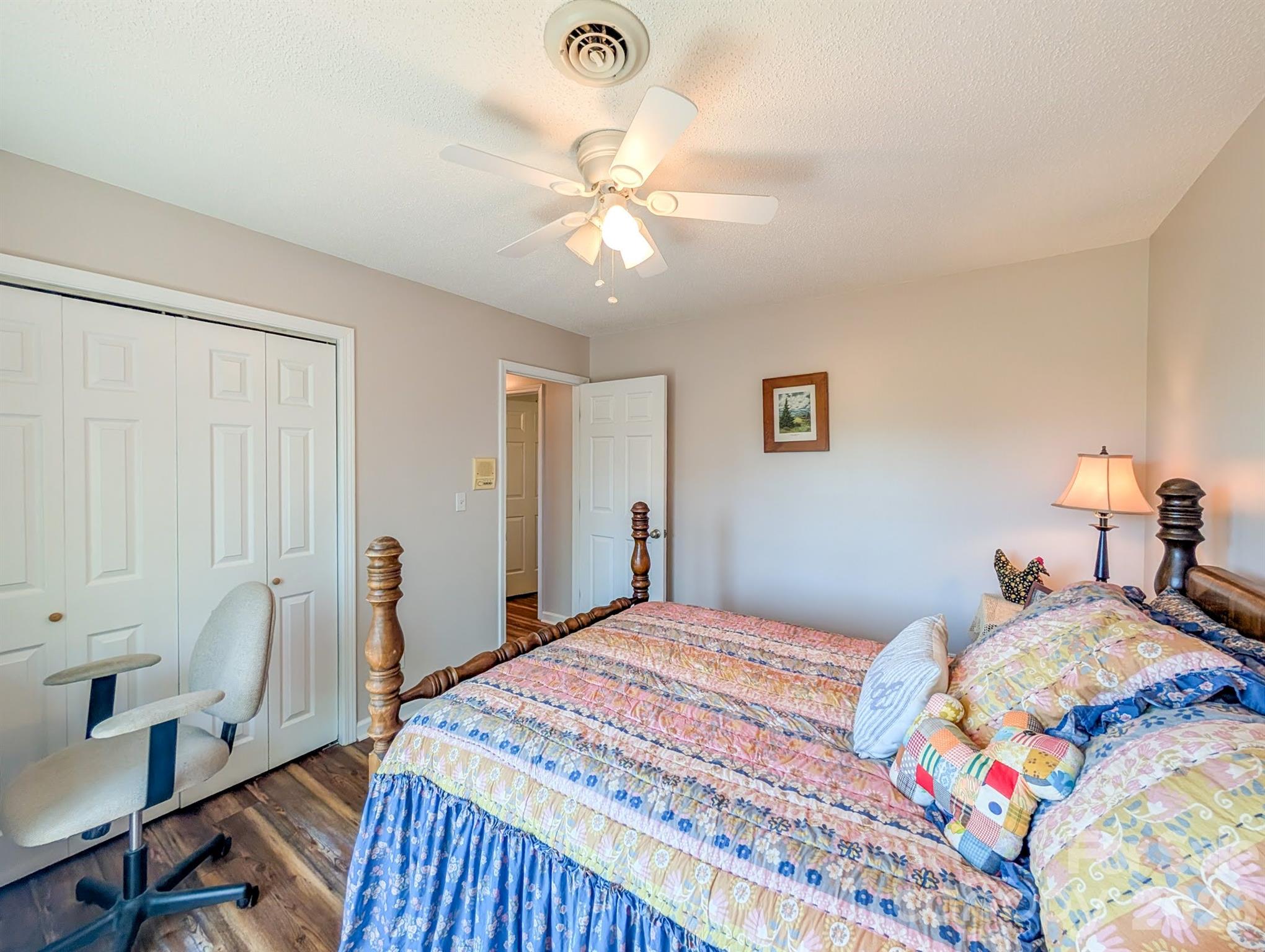 254 Shepard Way — Burnsville