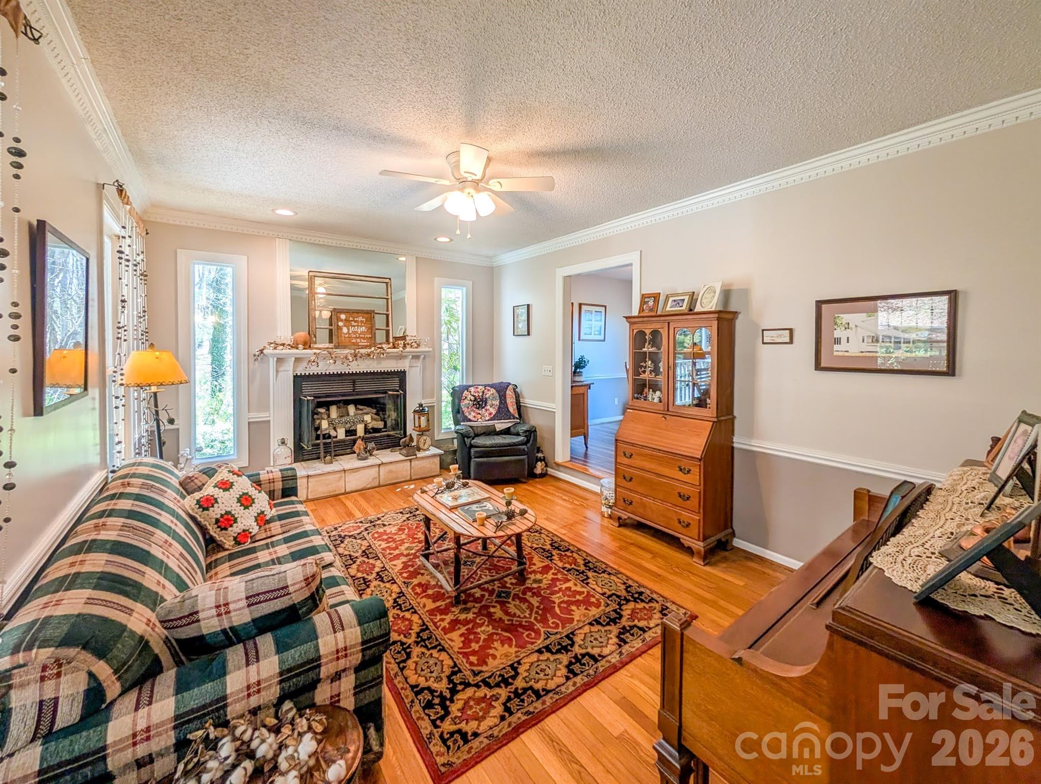 254 Shepard Way — Burnsville