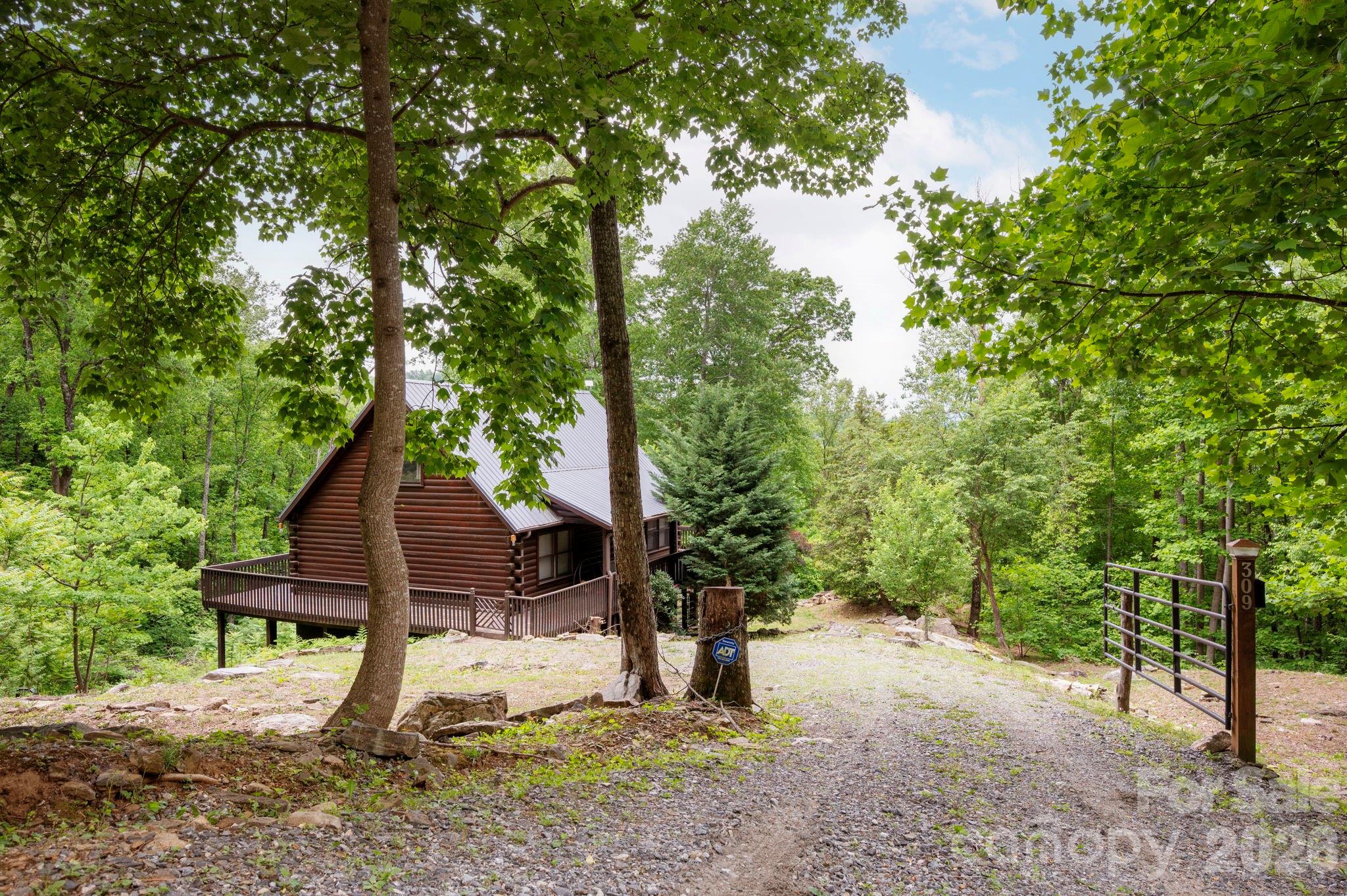 309 Doubleview Drive — Union Mills