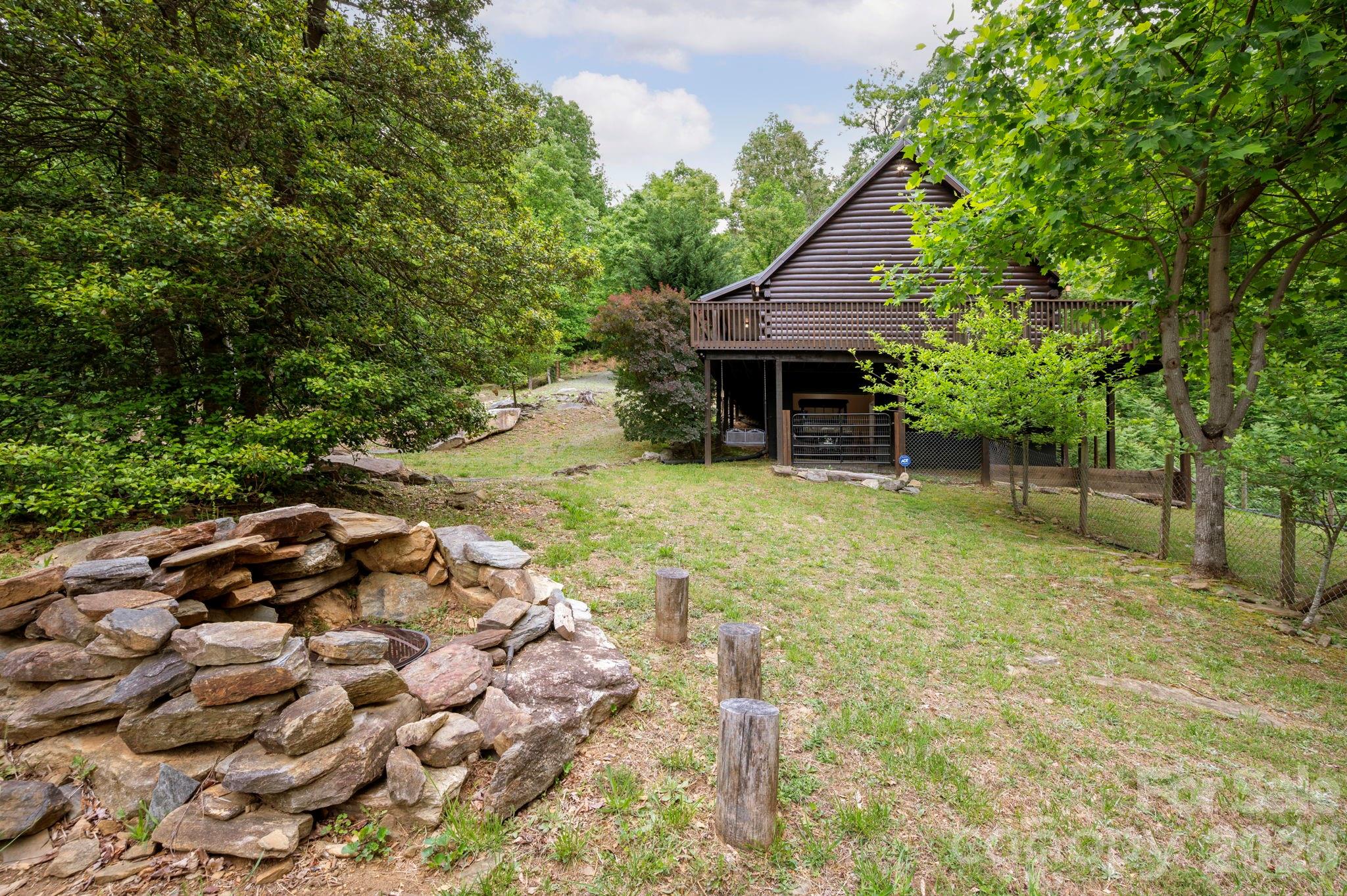309 Doubleview Drive — Union Mills