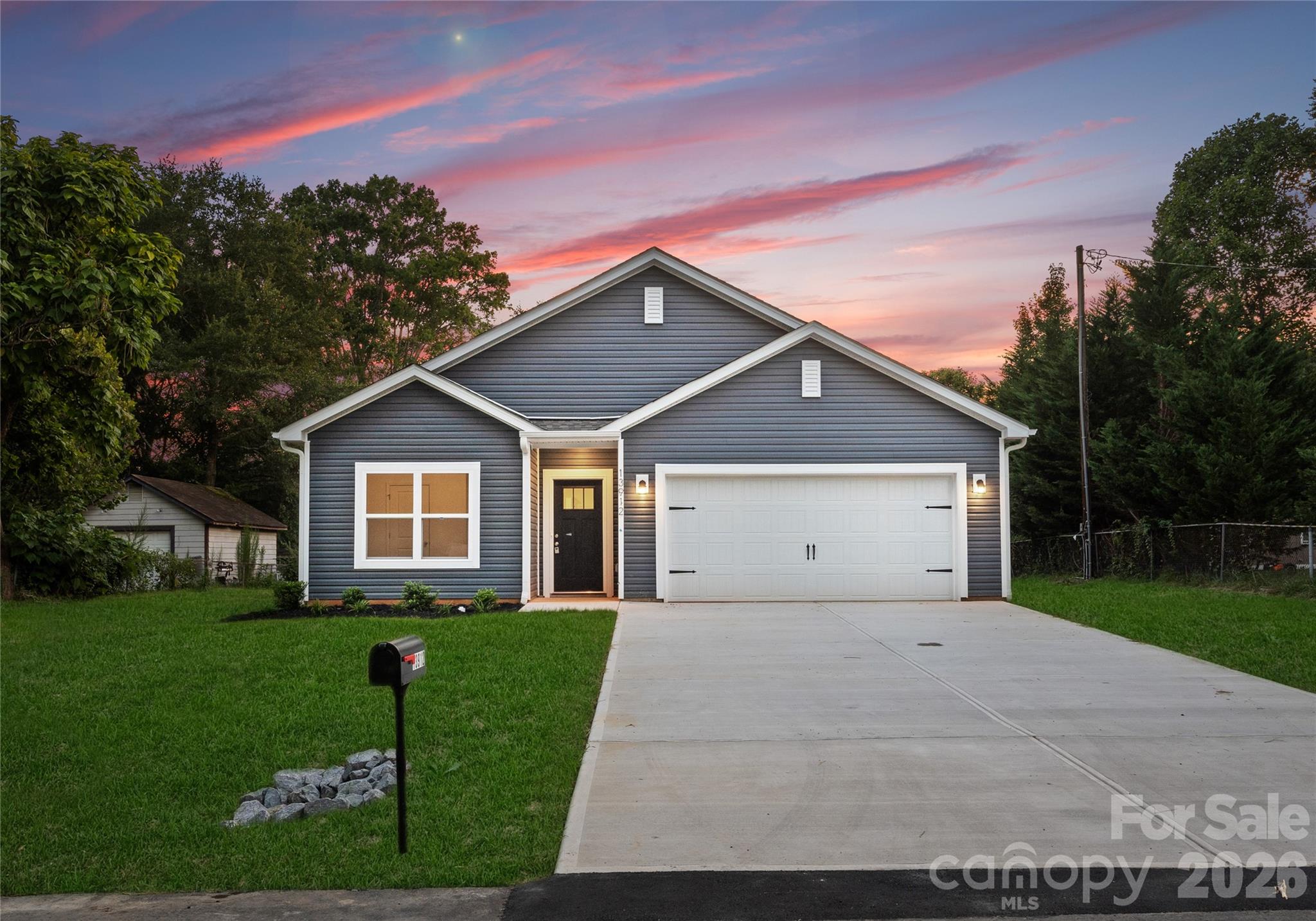 2807 17th Street Court NE — Hickory