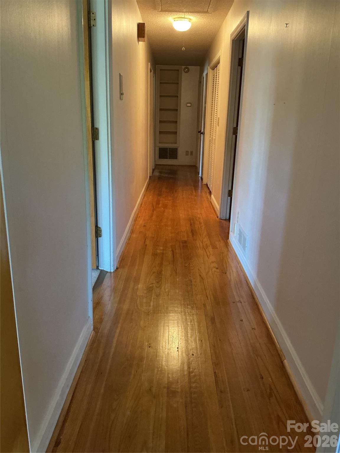 219 N Central Avenue — Locust