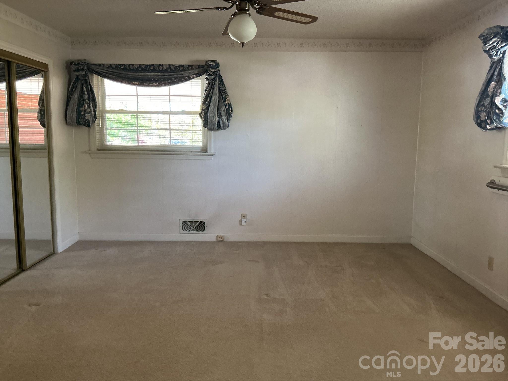 219 N Central Avenue — Locust