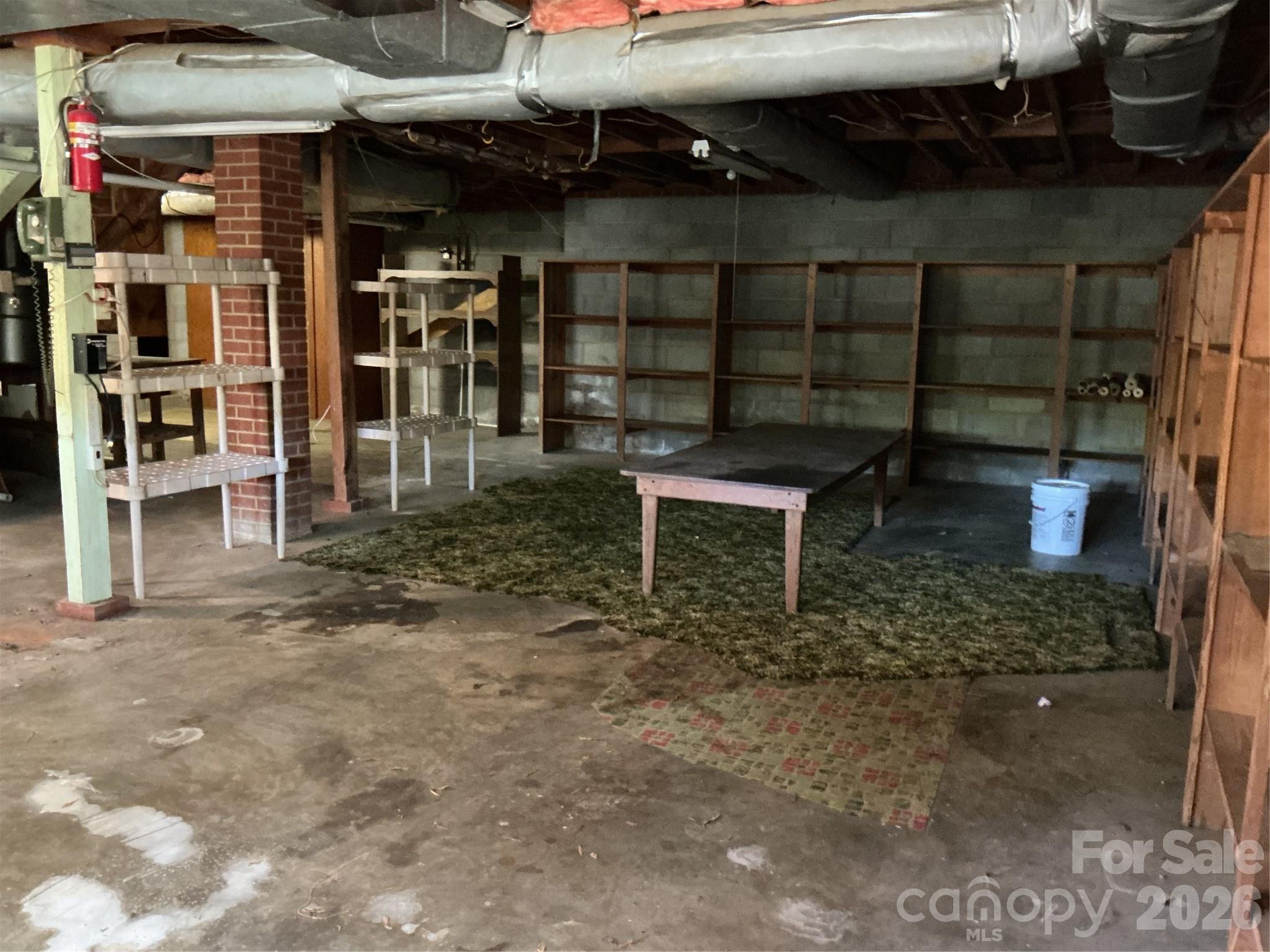 219 N Central Avenue — Locust