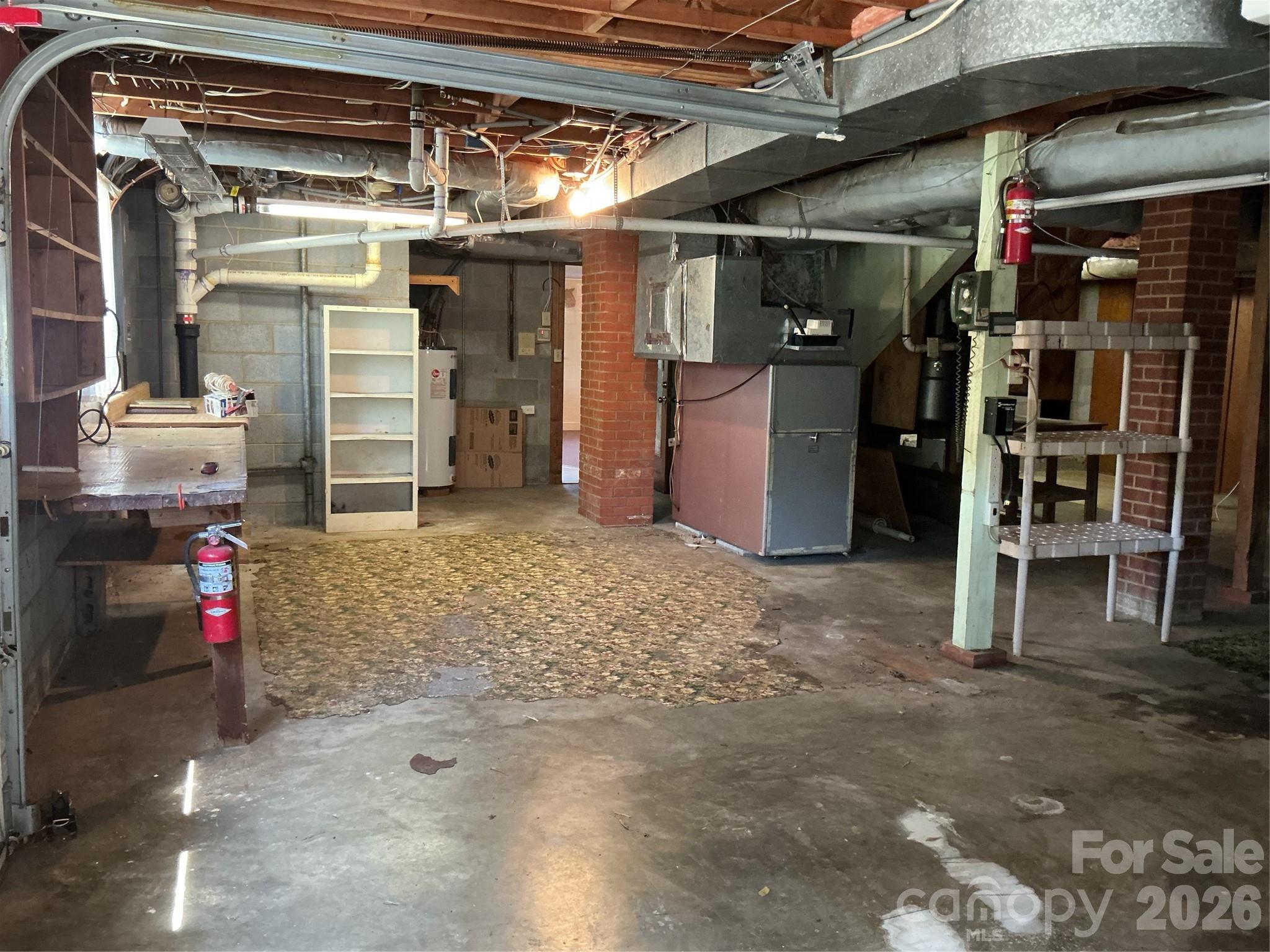 219 N Central Avenue — Locust