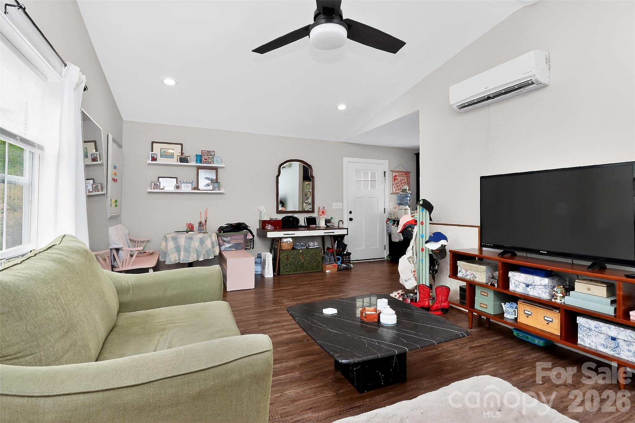 4231 Craig Avenue — Charlotte