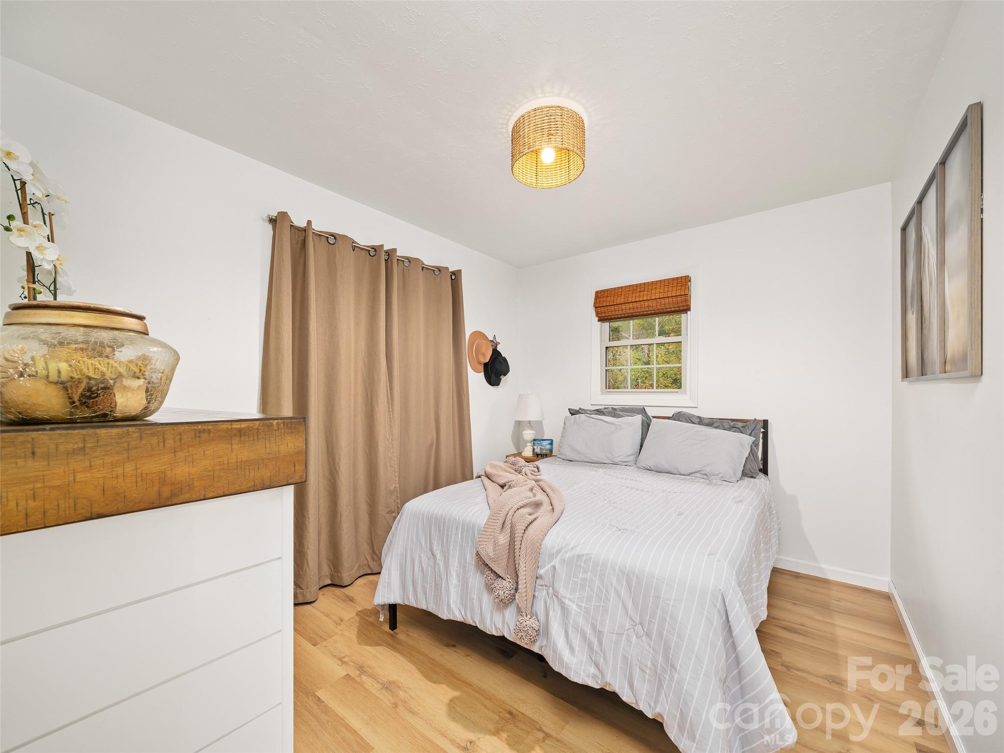 1030 Hughes Gap Road — Bakersville