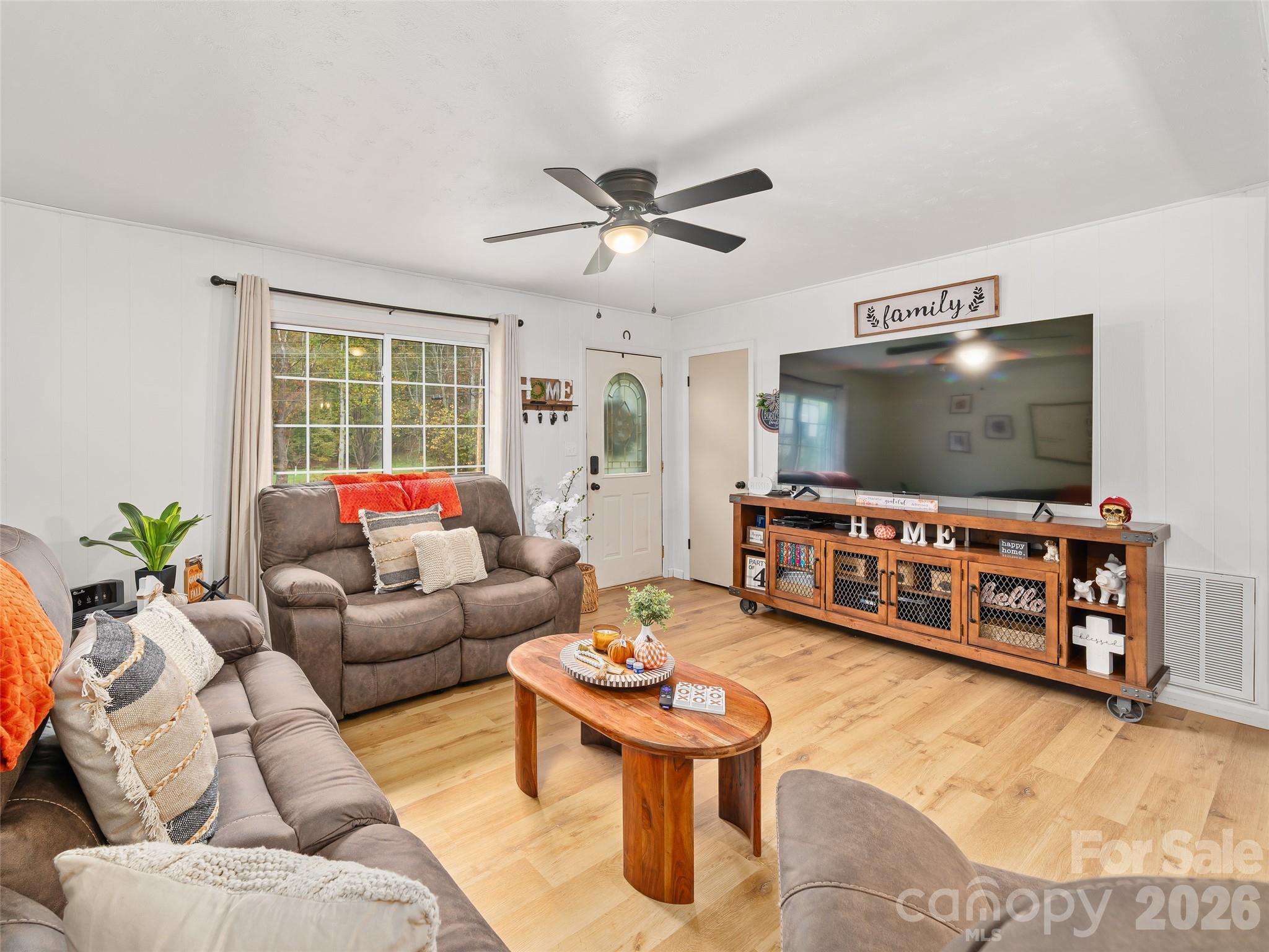 1030 Hughes Gap Road — Bakersville