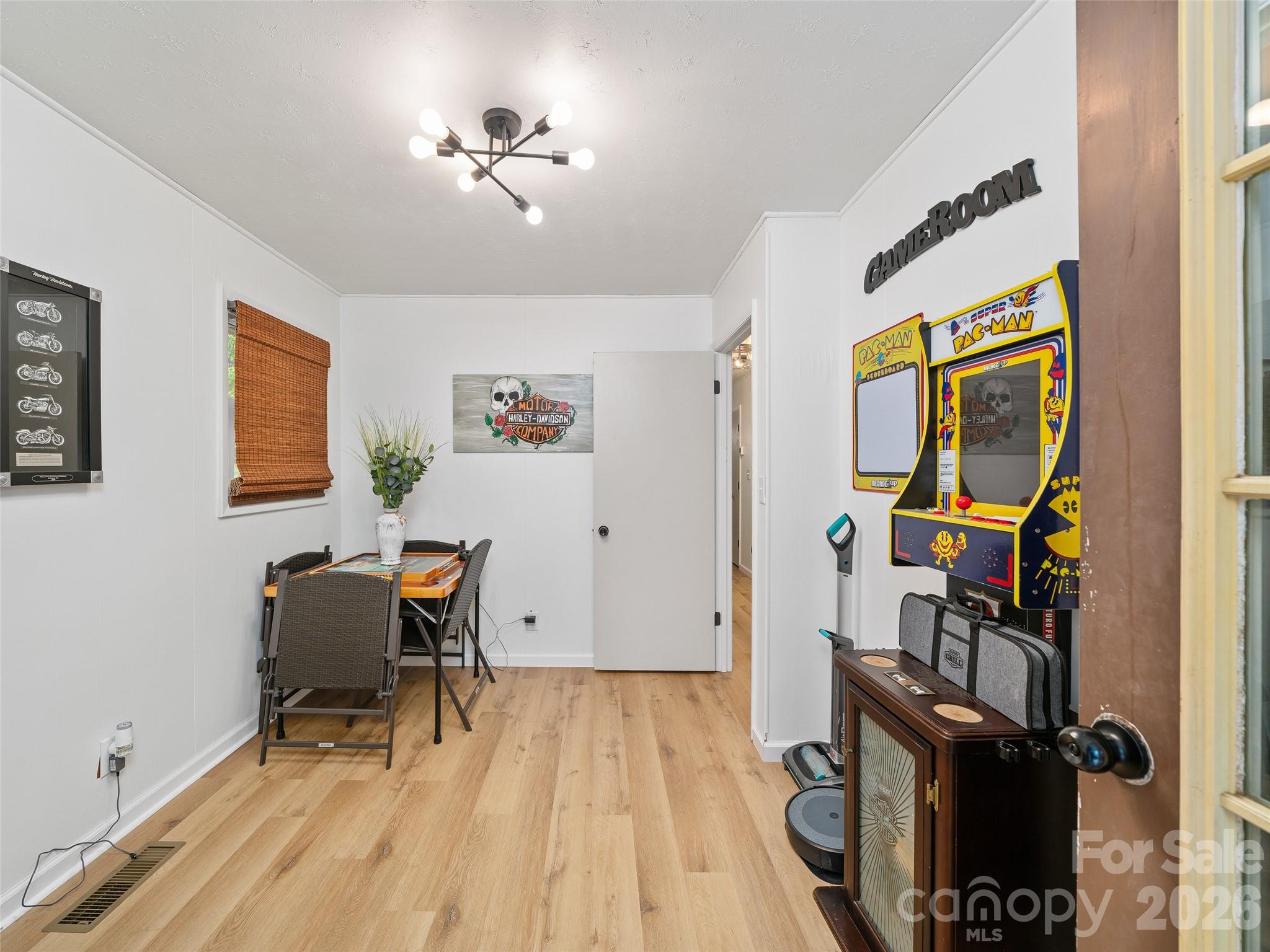 1030 Hughes Gap Road — Bakersville