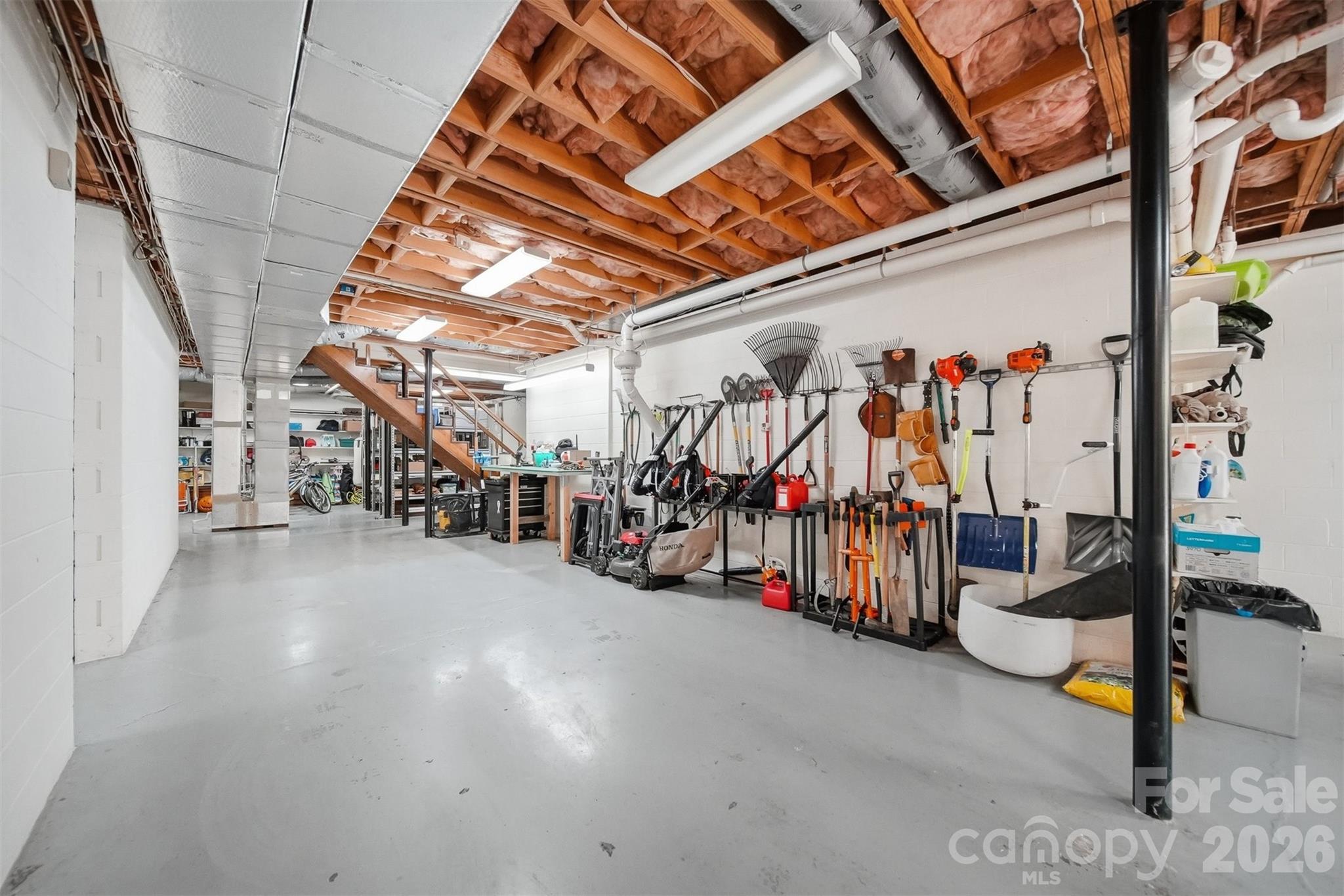 401 Stonecroft Drive — Lenoir
