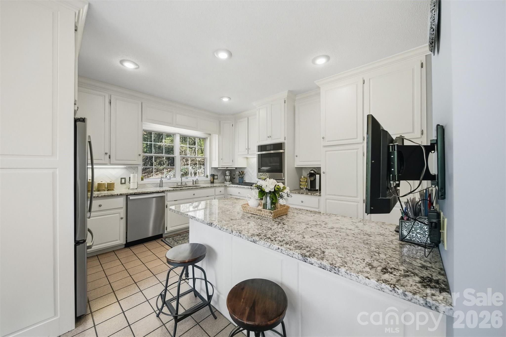 401 Stonecroft Drive — Lenoir