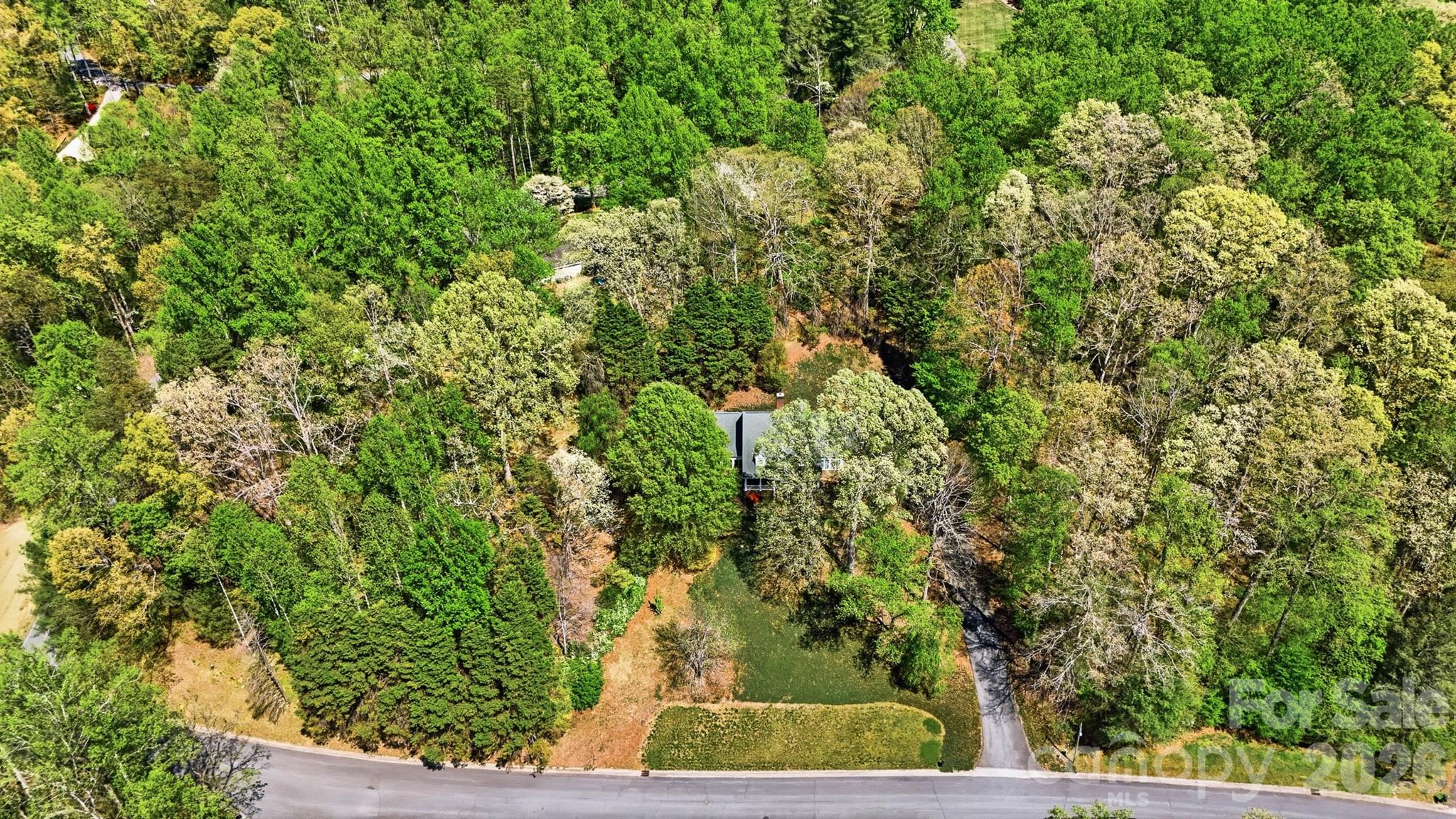 401 Stonecroft Drive — Lenoir