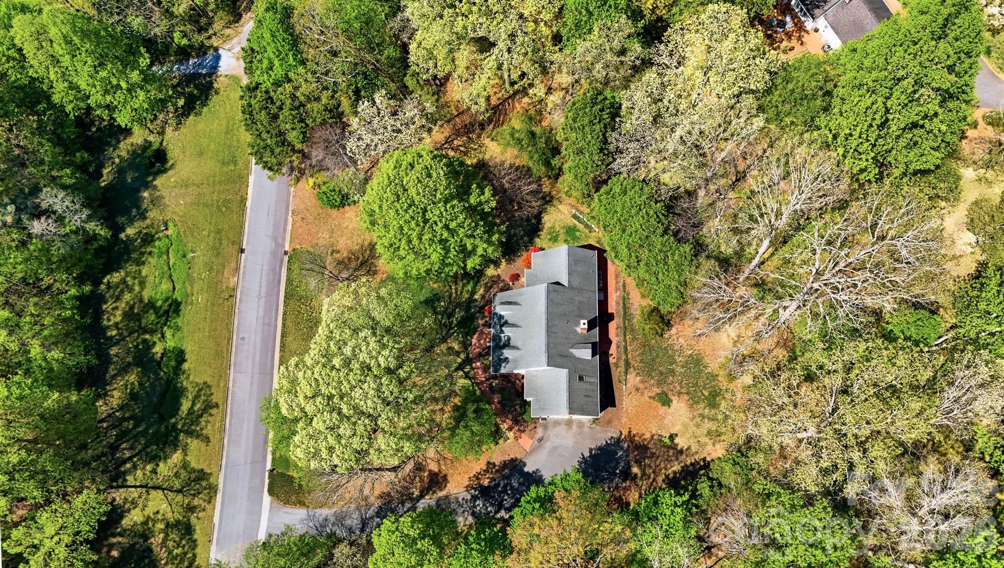 401 Stonecroft Drive — Lenoir