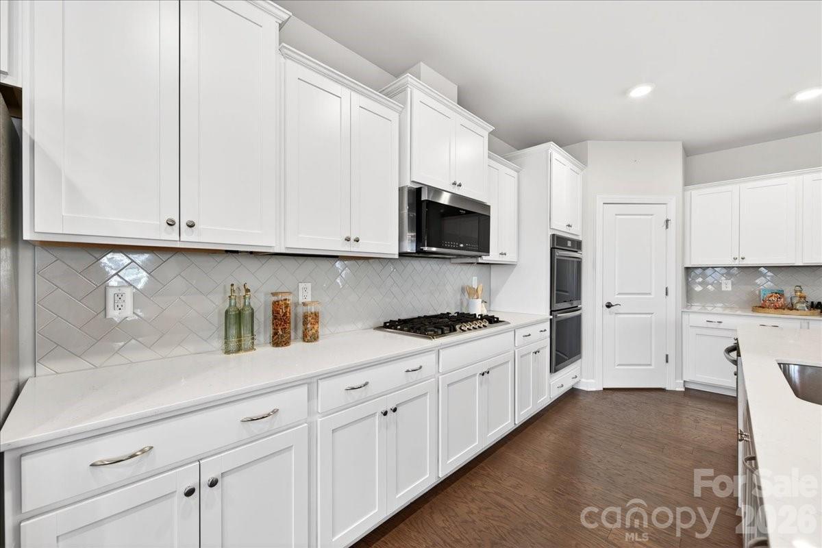 22024 Finworthy Lane — Huntersville