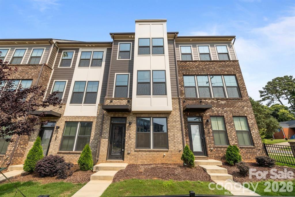 3737 S Tryon Street — Charlotte