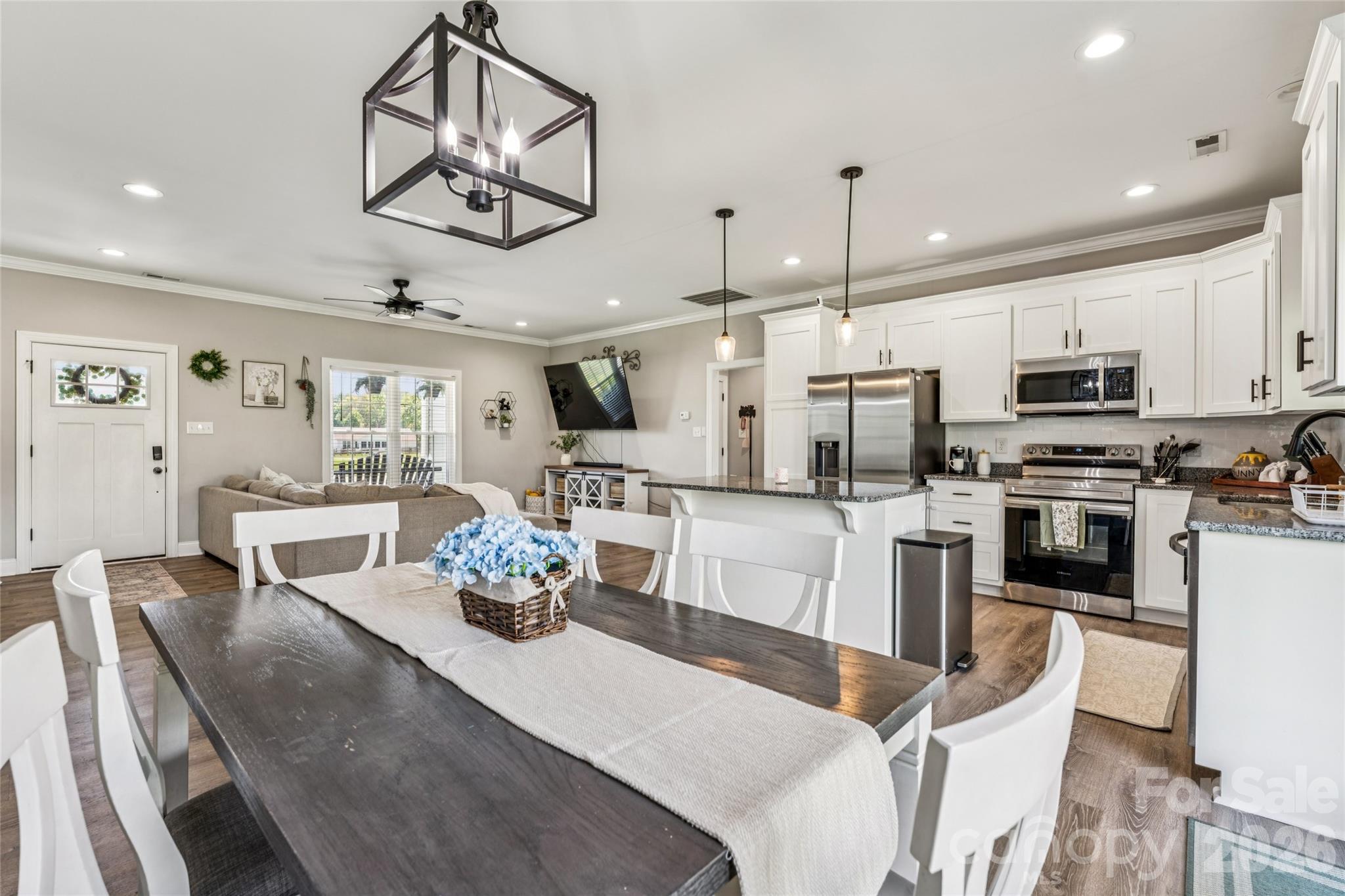 105 E Dundee Court — Statesville