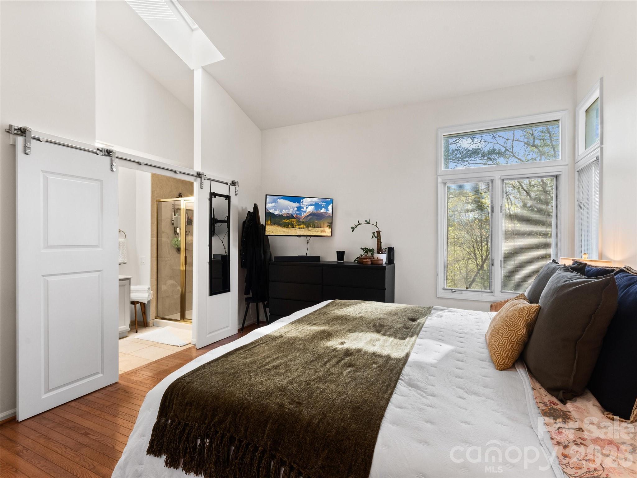 26 Autumn Ridge Lane — Asheville