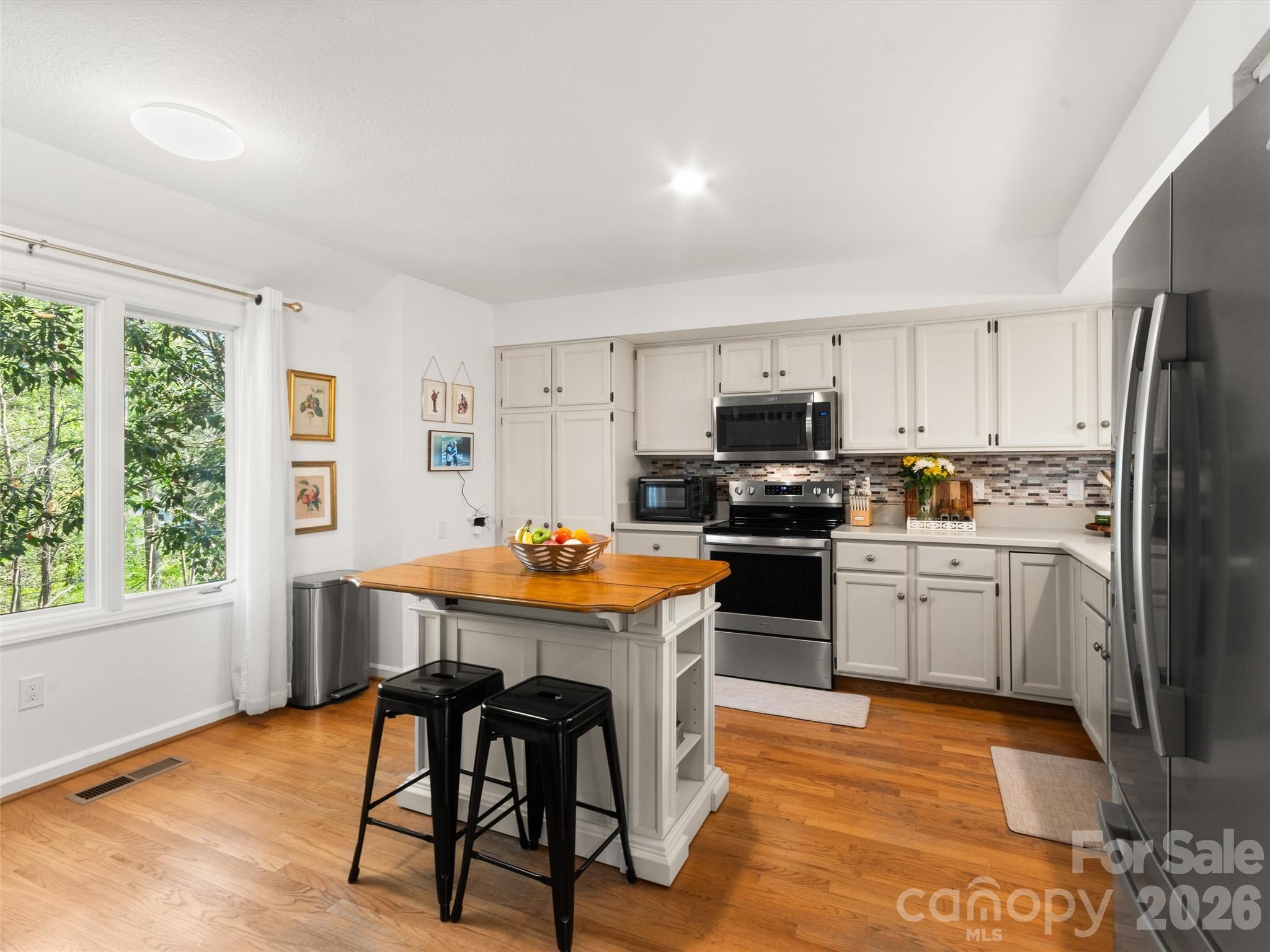 26 Autumn Ridge Lane — Asheville