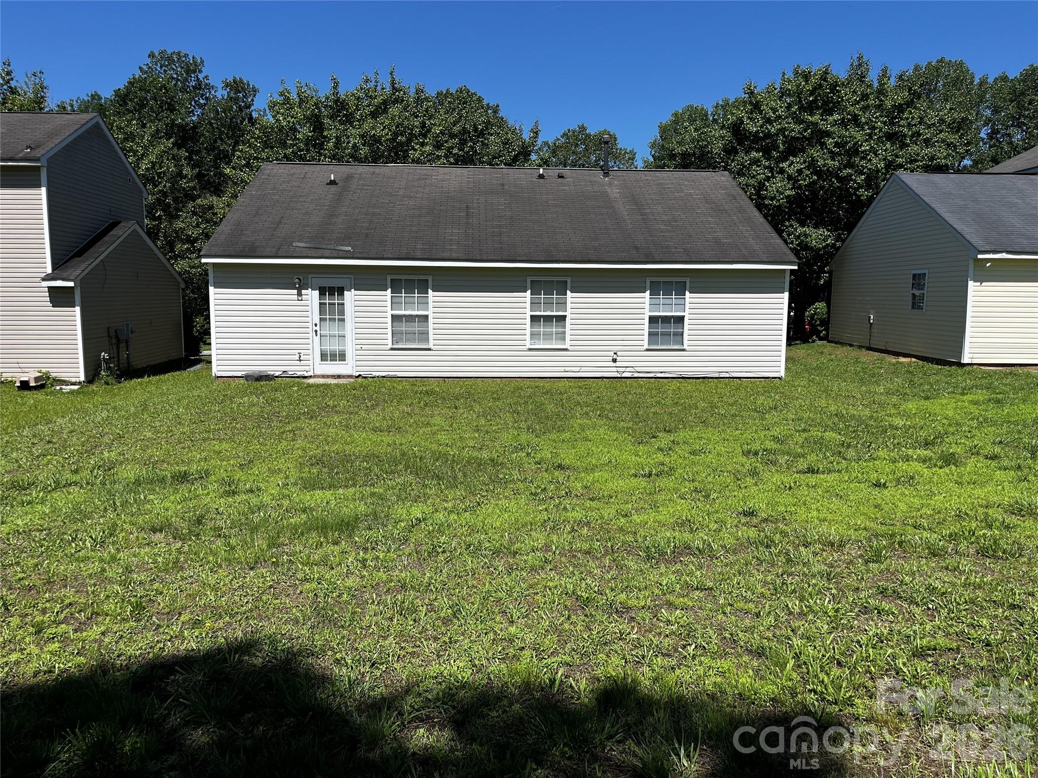1404 Jordans Pond Lane — Charlotte
