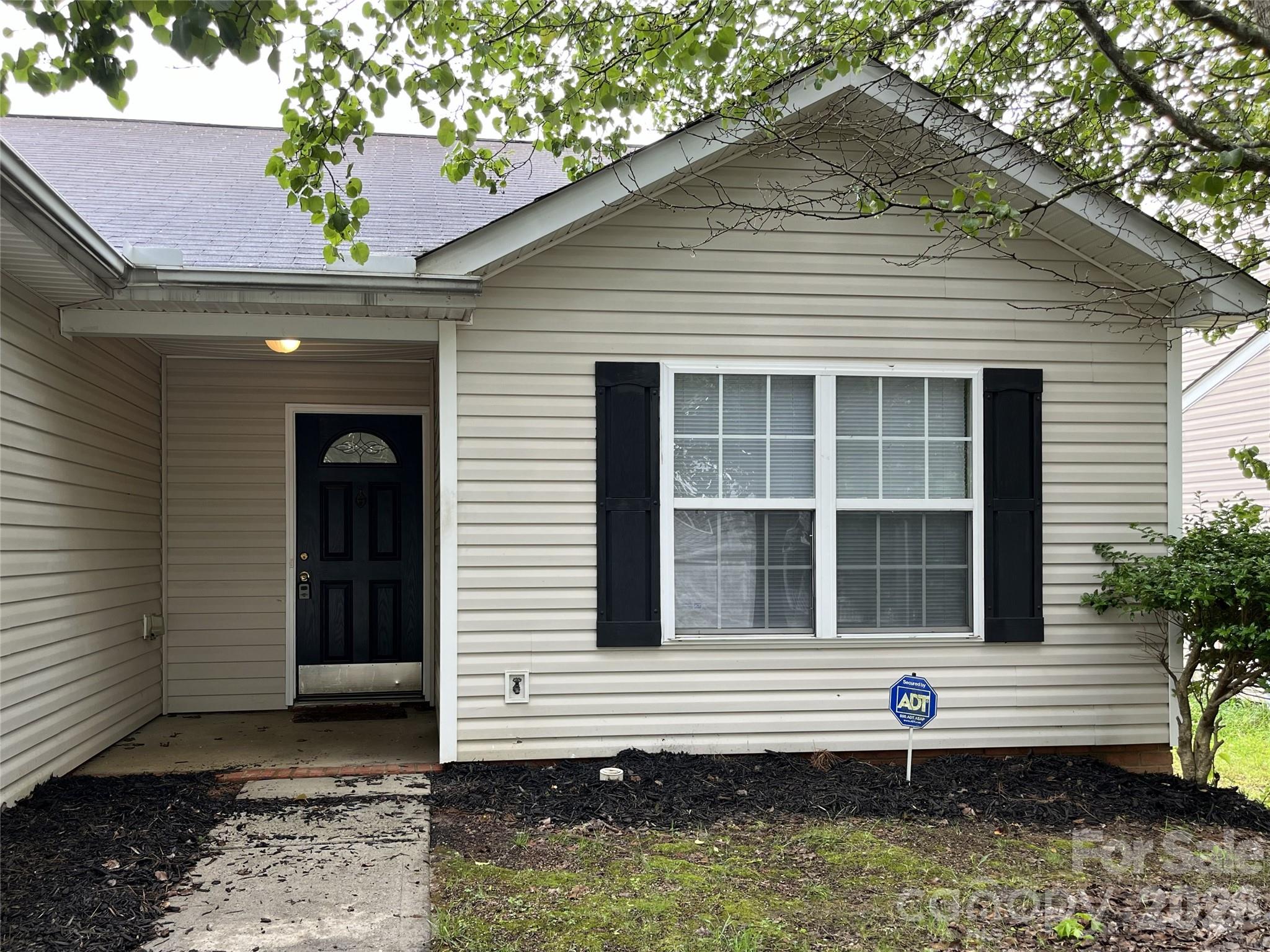 1404 Jordans Pond Lane — Charlotte