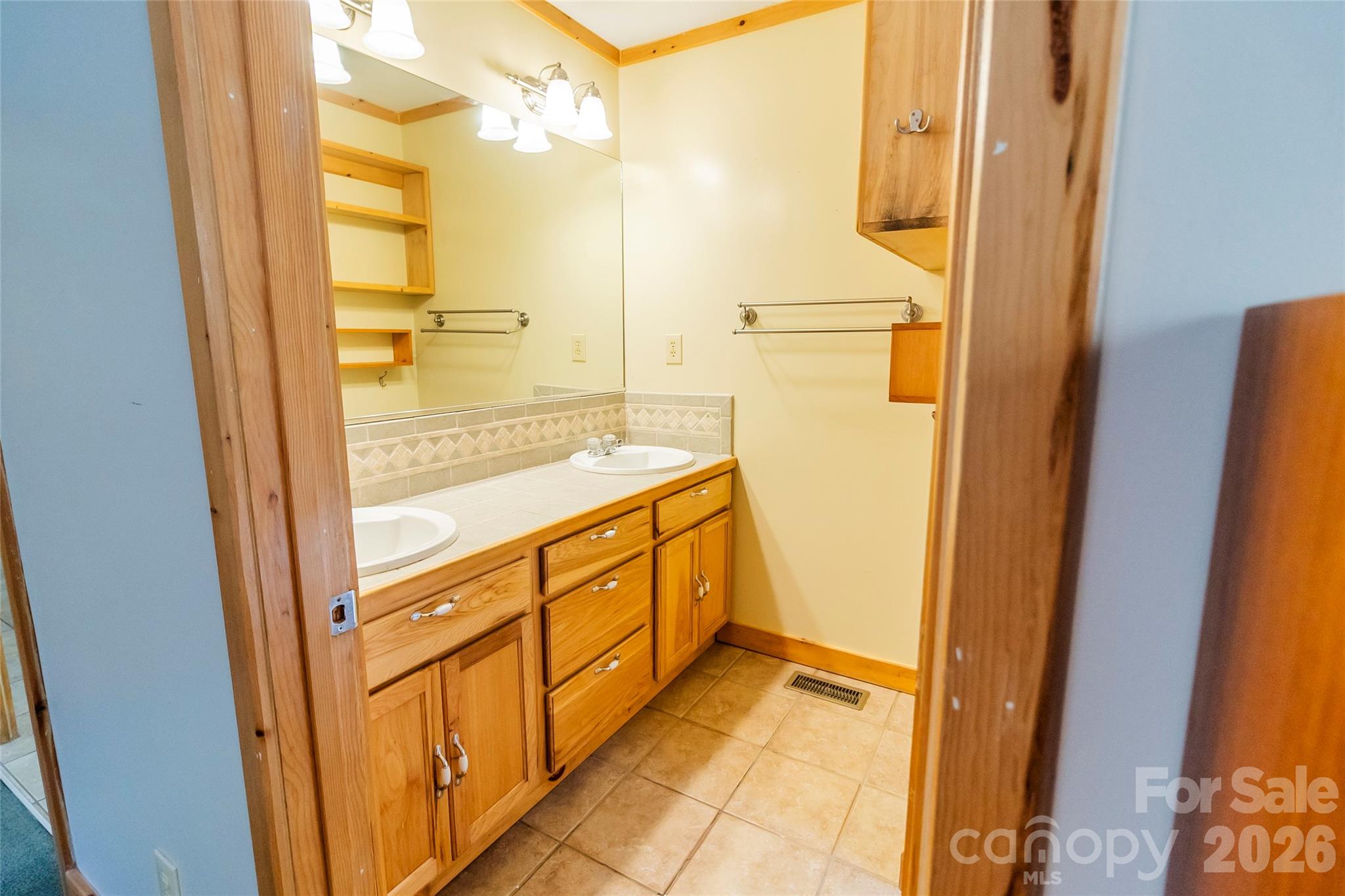 106 Cabin Creek Road — Sylva