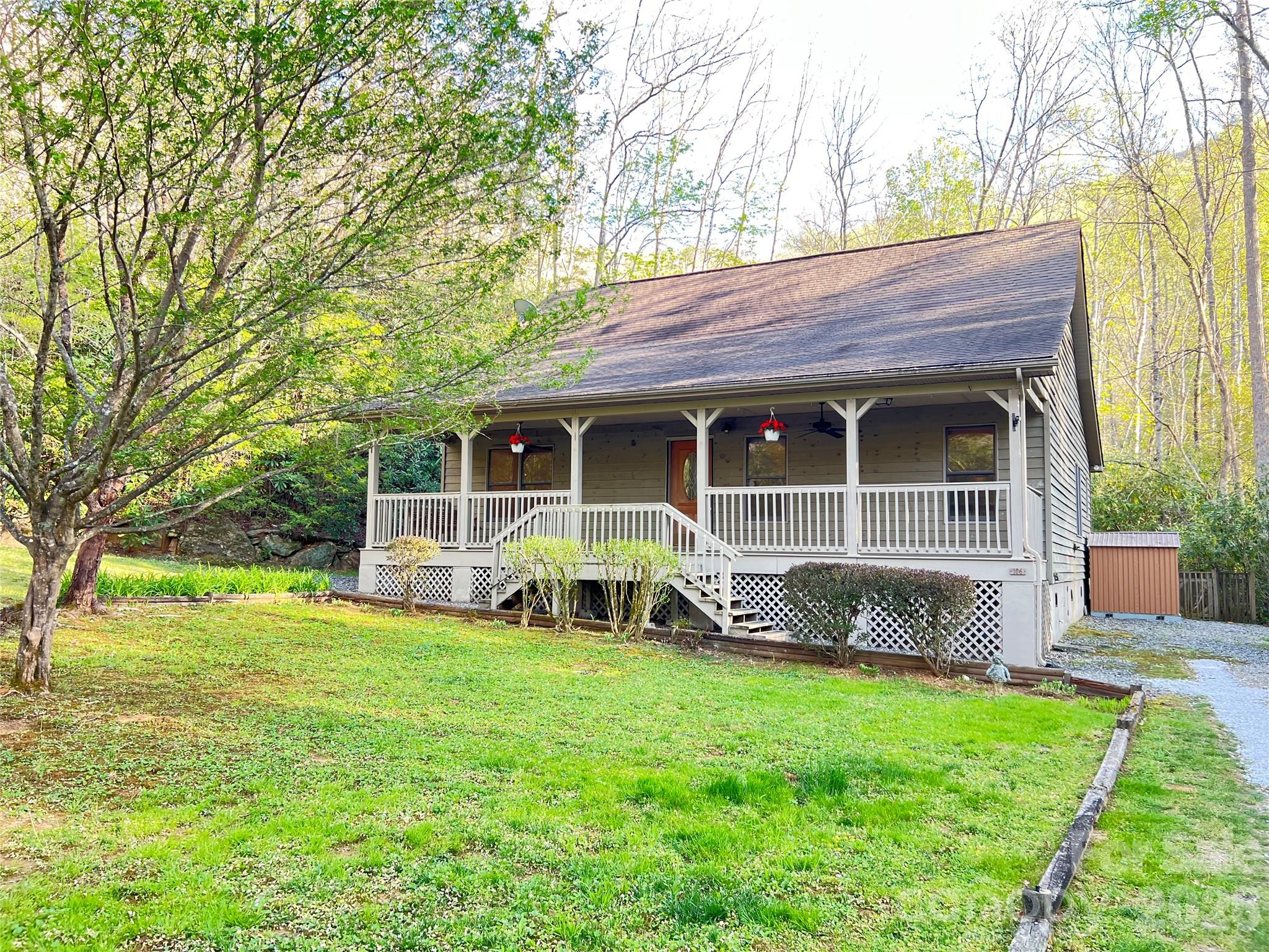 106 Cabin Creek Road — Sylva