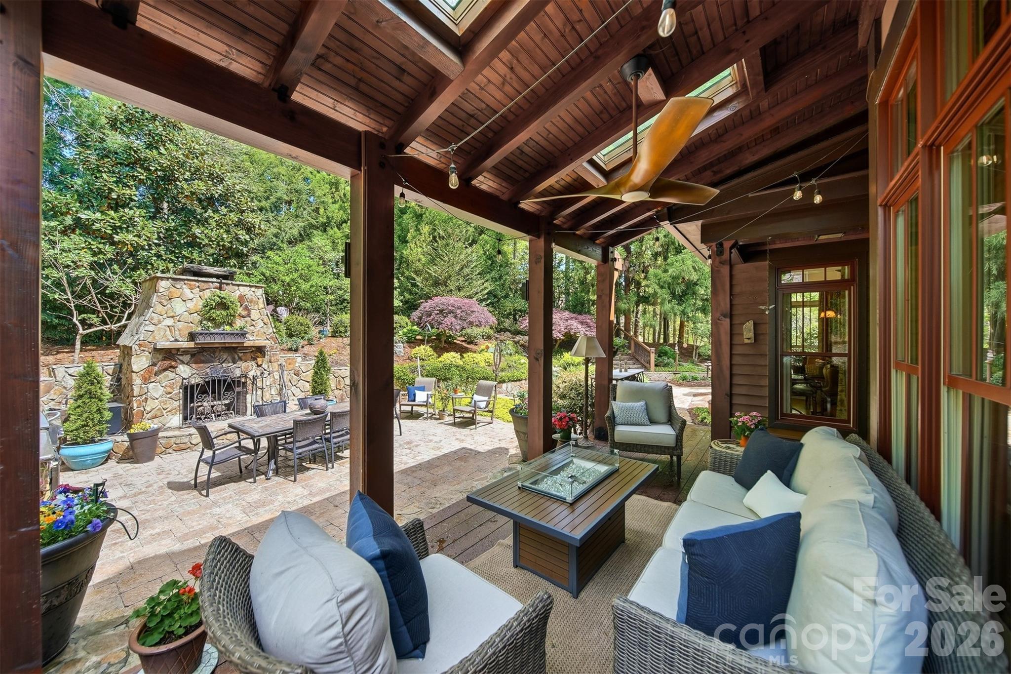 2748 Trent Drive NE — Conover