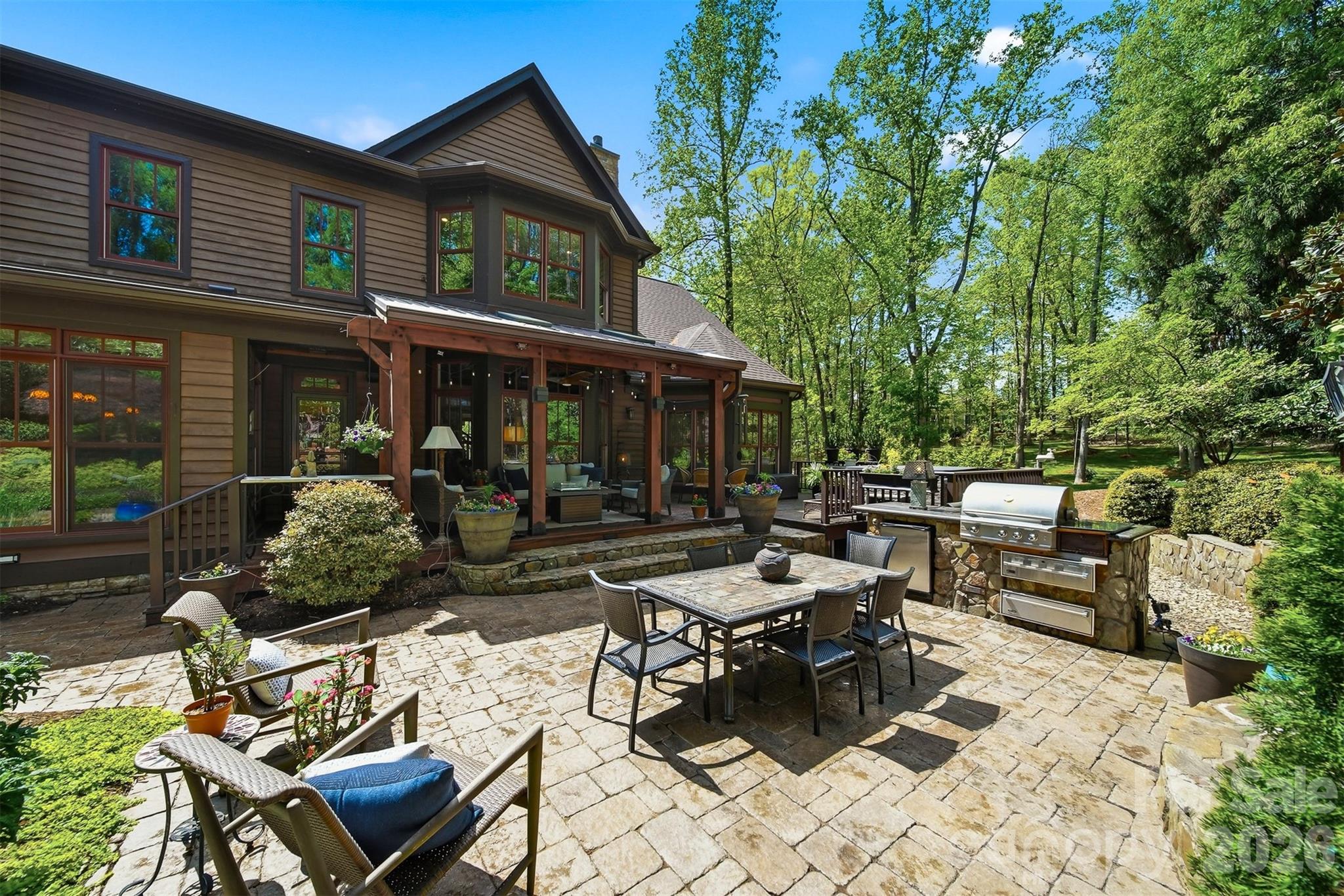 2748 Trent Drive NE — Conover