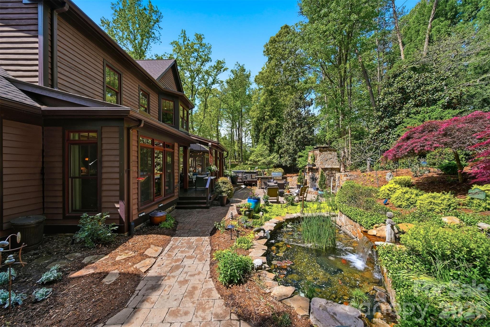 2748 Trent Drive NE — Conover