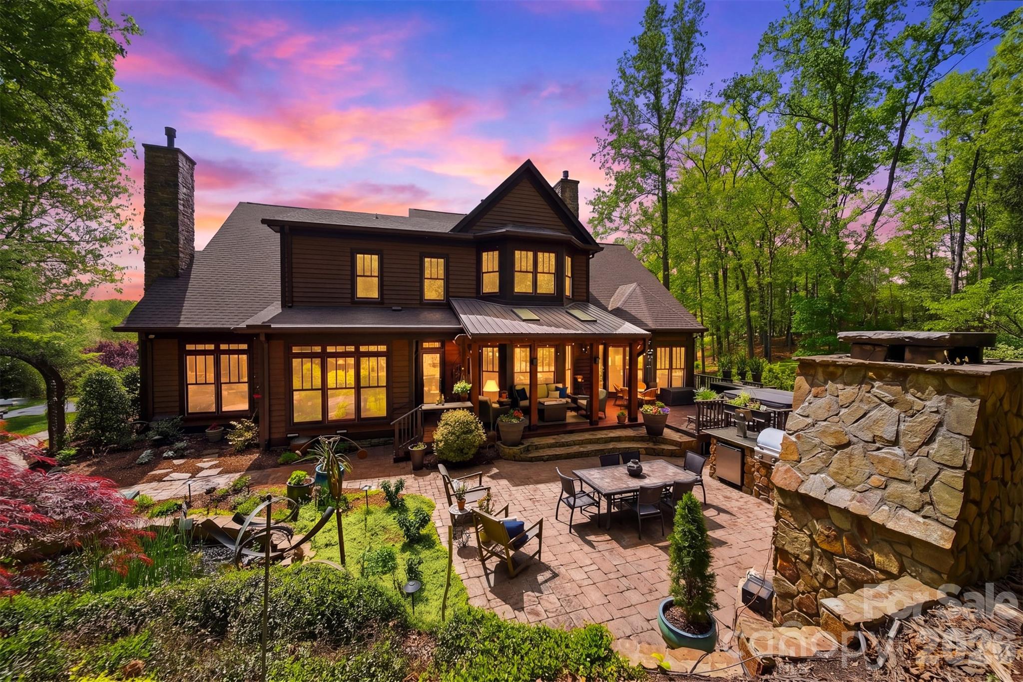 2748 Trent Drive NE — Conover