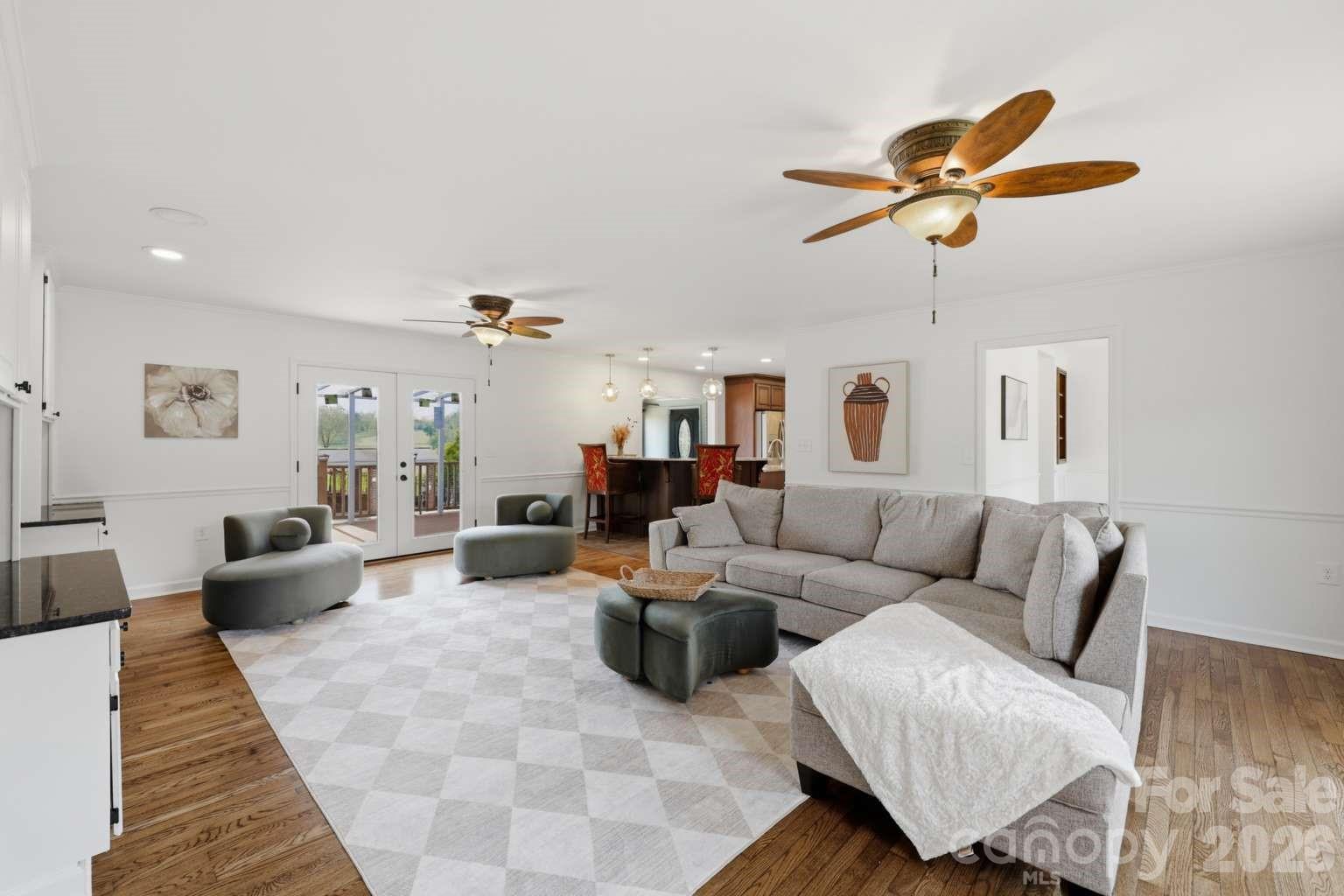 3811 Pinecrest Drive NE — Hickory