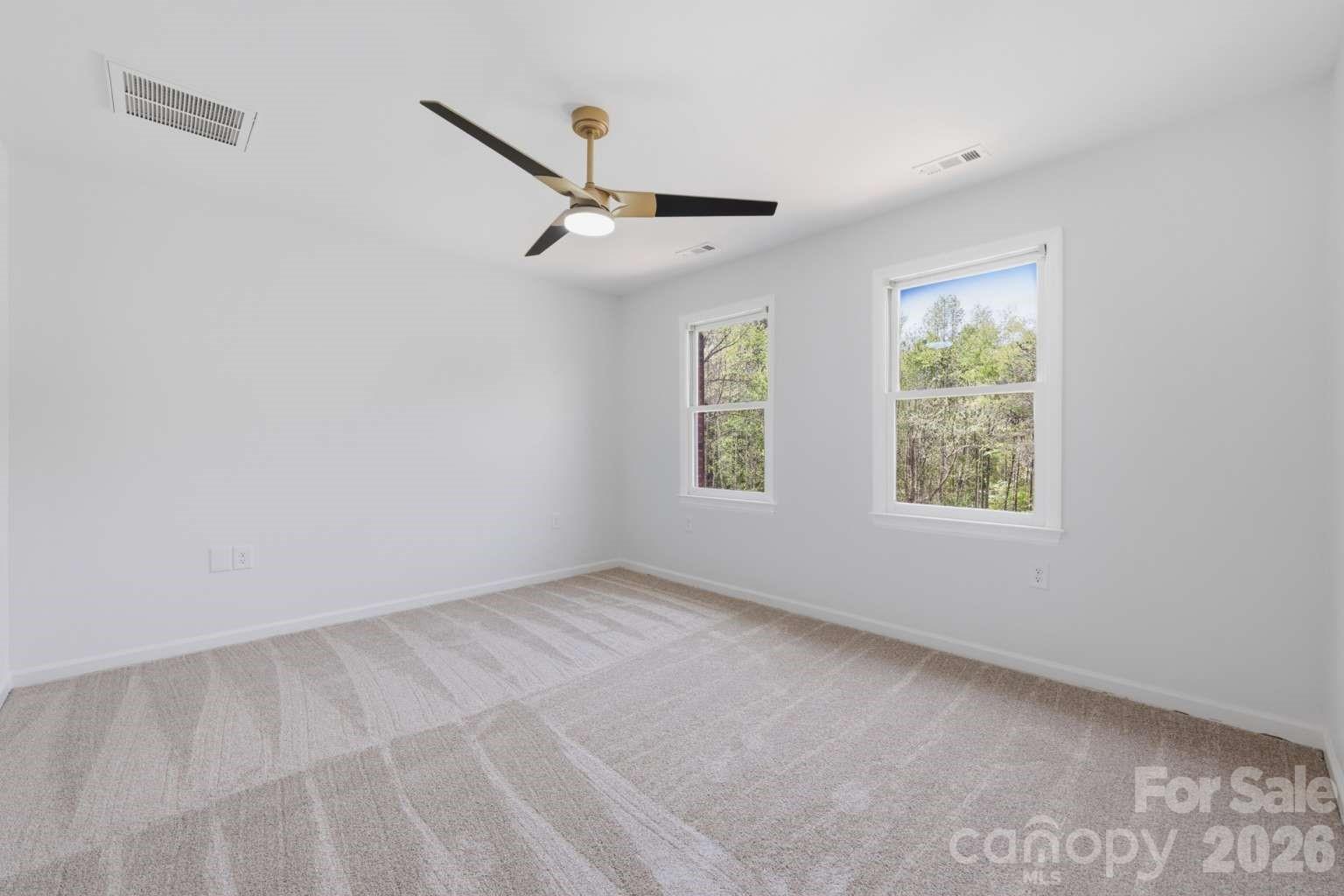 3811 Pinecrest Drive NE — Hickory